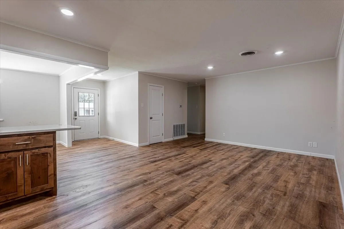 Single Family Residence For Sale in Erath County , 1762 N Mc Cart Street, Stephenville, Texas 76401, 4 Bedroom, 2 Bathroom, 1 Garage spaces, 1,990 Sqft, built in 1963, mls#21305333, Real Estate Agent in Stephenville, Homes For Sale in Erath county, Homes For Sale in Stephenville, Realtor in Stephenville Texas, Real Estate Brokerage Independent Realty Texas, Luminita Cordes Realtor