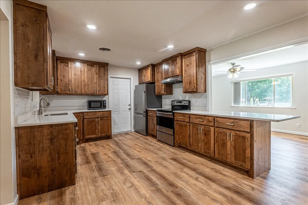 Single Family Residence For Sale in Erath County , 1762 N Mc Cart Street, Stephenville, Texas 76401, 4 Bedroom, 2 Bathroom, 1 Garage spaces, 1,990 Sqft, built in 1963, mls#21305333, Real Estate Agent in Stephenville, Homes For Sale in Erath county, Homes For Sale in Stephenville, Realtor in Stephenville Texas, Real Estate Brokerage Independent Realty Texas, Luminita Cordes Realtor