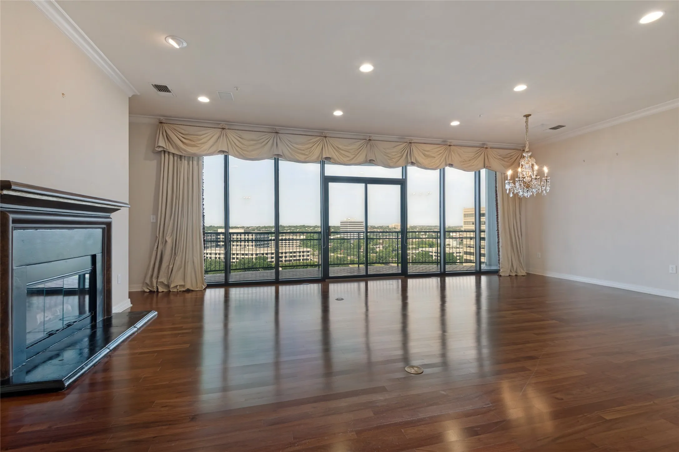 Condominium For Sale in Dallas County , 330 Las Colinas Boulevard E 1614, Irving, Texas 75039, 3 Bedroom, 3 Bathroom, 2 Garage spaces, 2,373 Sqft, built in 2001, mls#21309270, Real Estate Agent in Irving, Homes For Sale in Dallas county, Homes For Sale in Irving, Realtor in Irving Texas, Real Estate Brokerage Independent Realty Texas, Luminita Cordes Realtor