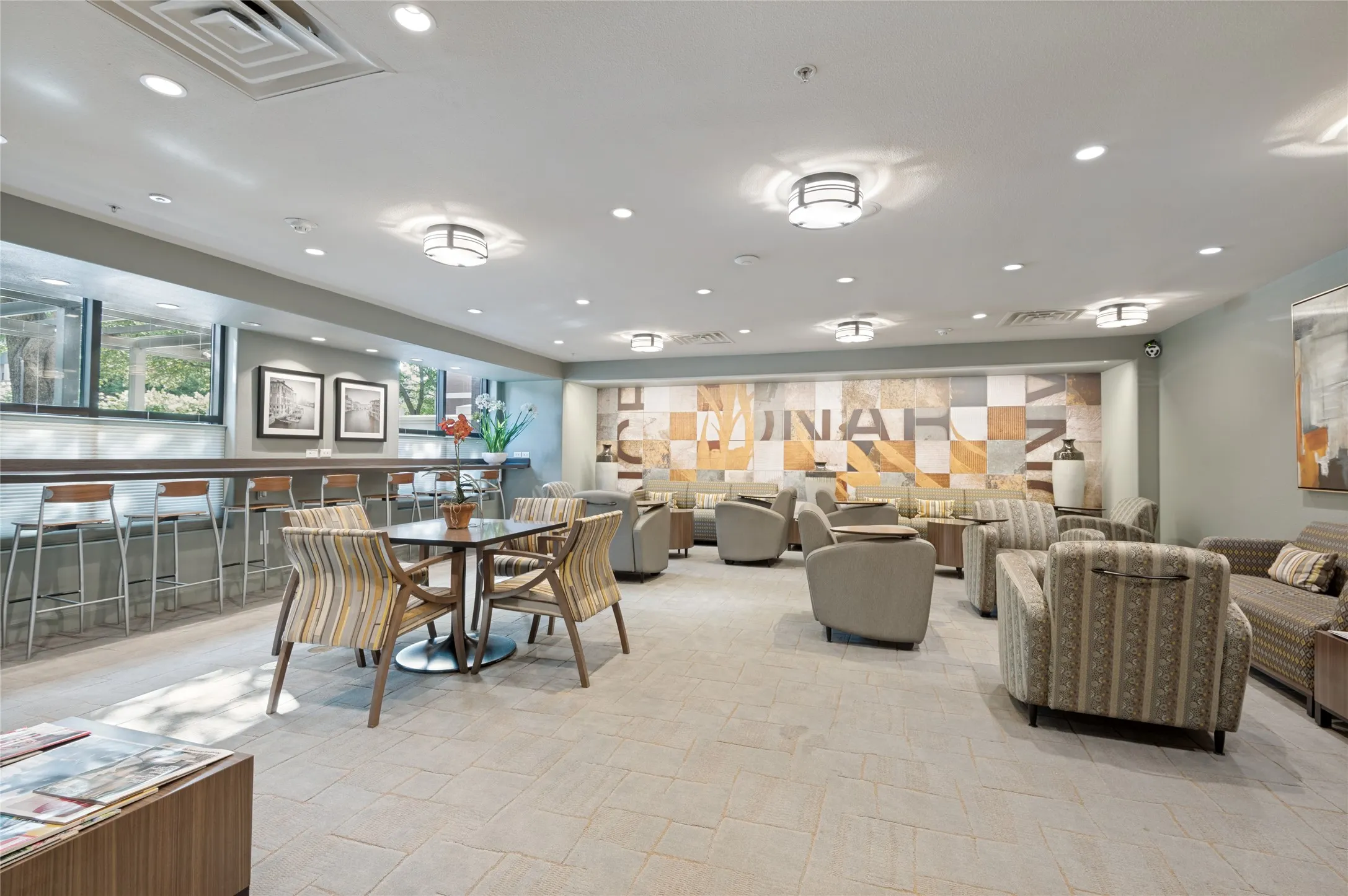 Coffee lounge with complementary coffee and WiFi