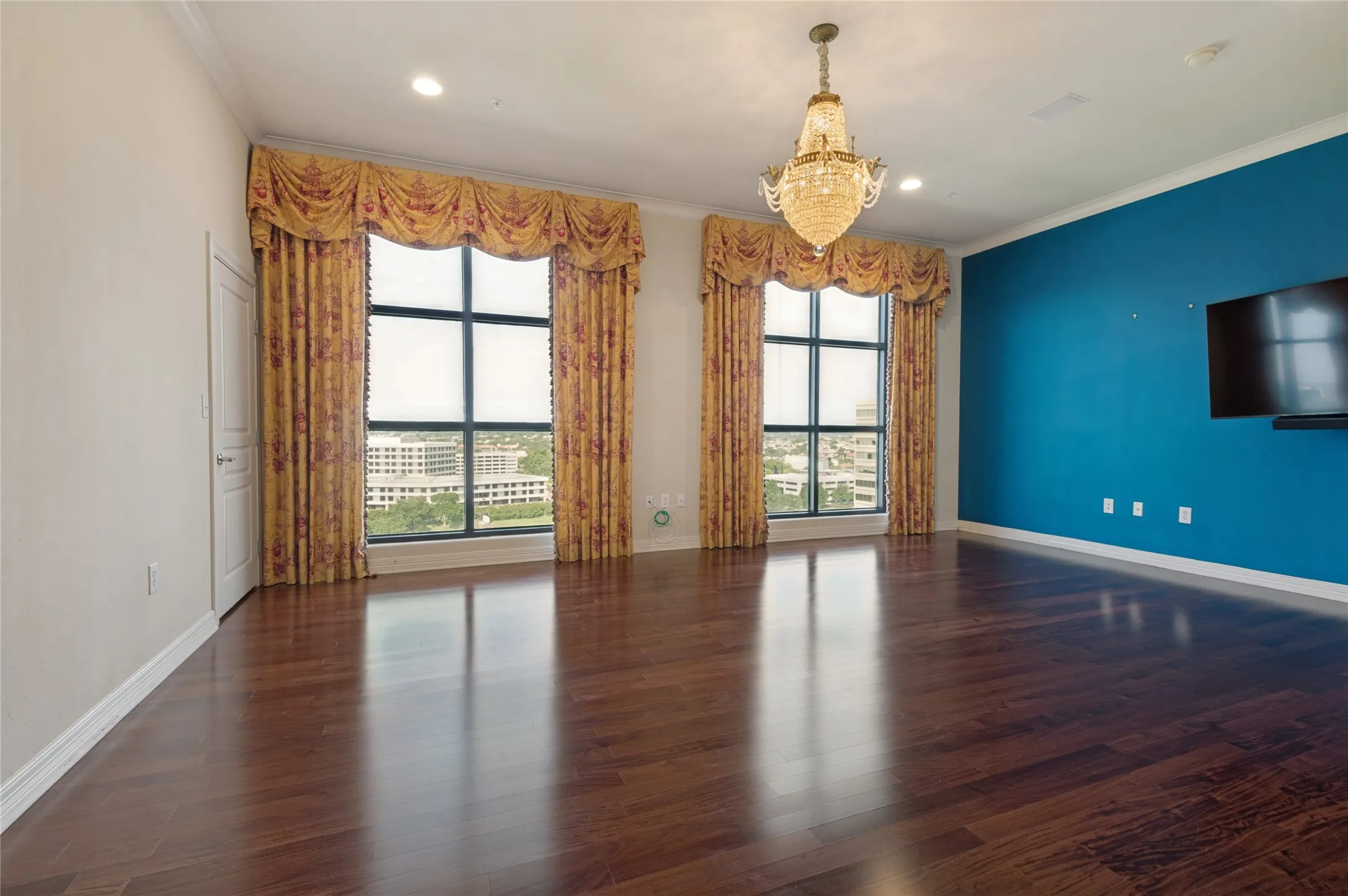 Condo has dual primary bedrooms. Smart televisions will convey. Gorgeous sweeping views.