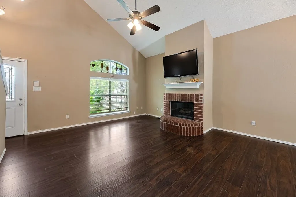 Single Family Residence For Sale in Tarrant County , 2085 Paint Pony Lane, Keller, Texas 76248, 4 Bedroom, 2 Bathroom, 2 Garage spaces, 1,744 Sqft, built in 1991, mls#21311166, Real Estate Agent in Keller, Homes For Sale in Tarrant county, Homes For Sale in Keller, Realtor in Keller Texas, Real Estate Brokerage Independent Realty Texas, Luminita Cordes Realtor