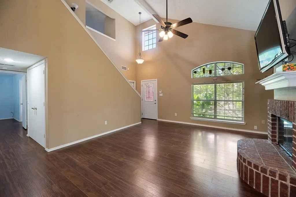 Single Family Residence For Sale in Tarrant County , 2085 Paint Pony Lane, Keller, Texas 76248, 4 Bedroom, 2 Bathroom, 2 Garage spaces, 1,744 Sqft, built in 1991, mls#21311166, Real Estate Agent in Keller, Homes For Sale in Tarrant county, Homes For Sale in Keller, Realtor in Keller Texas, Real Estate Brokerage Independent Realty Texas, Luminita Cordes Realtor