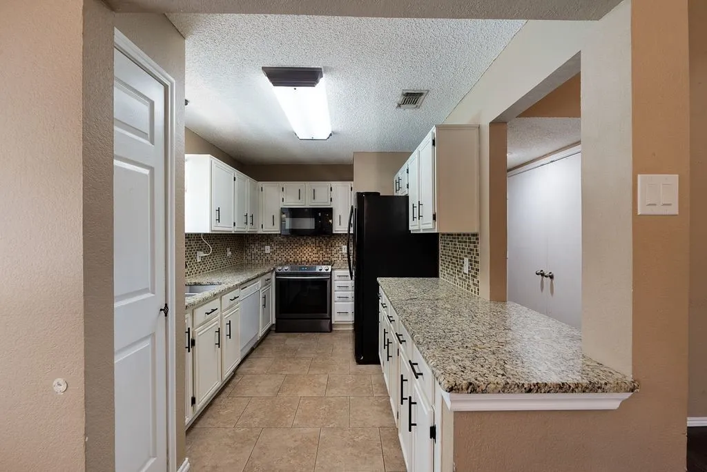 Single Family Residence For Sale in Tarrant County , 2085 Paint Pony Lane, Keller, Texas 76248, 4 Bedroom, 2 Bathroom, 2 Garage spaces, 1,744 Sqft, built in 1991, mls#21311166, Real Estate Agent in Keller, Homes For Sale in Tarrant county, Homes For Sale in Keller, Realtor in Keller Texas, Real Estate Brokerage Independent Realty Texas, Luminita Cordes Realtor