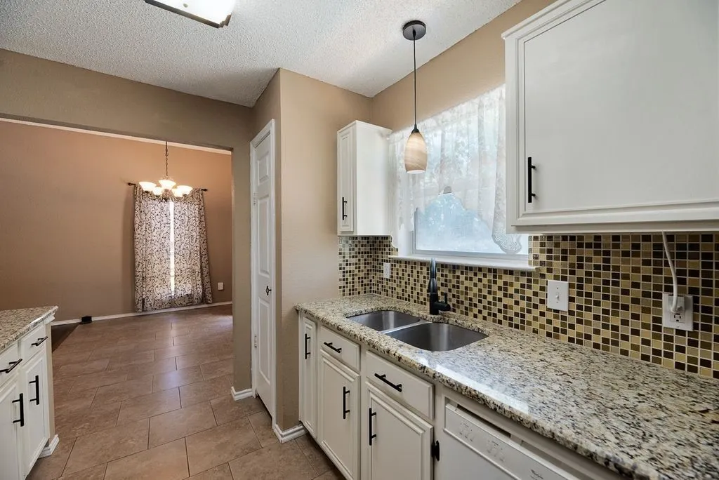 Single Family Residence For Sale in Tarrant County , 2085 Paint Pony Lane, Keller, Texas 76248, 4 Bedroom, 2 Bathroom, 2 Garage spaces, 1,744 Sqft, built in 1991, mls#21311166, Real Estate Agent in Keller, Homes For Sale in Tarrant county, Homes For Sale in Keller, Realtor in Keller Texas, Real Estate Brokerage Independent Realty Texas, Luminita Cordes Realtor