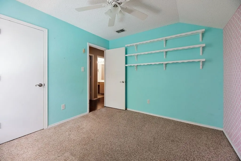 Single Family Residence For Sale in Tarrant County , 2085 Paint Pony Lane, Keller, Texas 76248, 4 Bedroom, 2 Bathroom, 2 Garage spaces, 1,744 Sqft, built in 1991, mls#21311166, Real Estate Agent in Keller, Homes For Sale in Tarrant county, Homes For Sale in Keller, Realtor in Keller Texas, Real Estate Brokerage Independent Realty Texas, Luminita Cordes Realtor