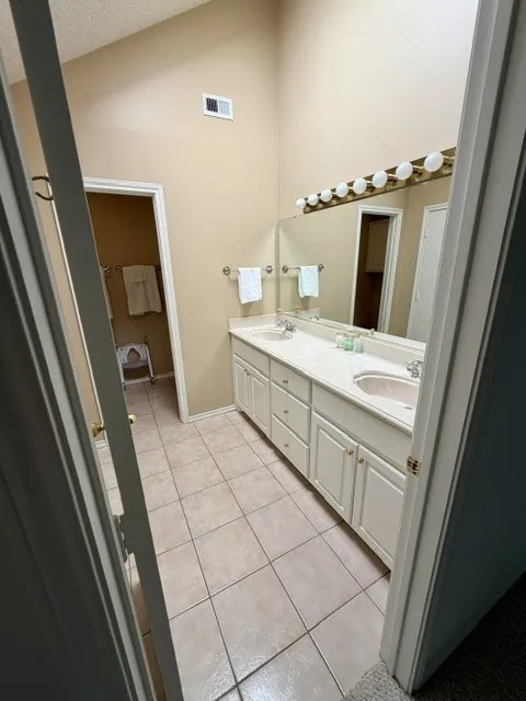 Single Family Residence For Sale in Lamar County , 4110 Lakeshore Drive, Reno, Texas 75462, 4 Bedrooms, 3 Bathrooms, 2 Garage spaces, 2,276 Sqft, built in 1987, Price $289,900, mls#21308690, Real Estate Agent in Reno, Homes For Sale in Lamar county, Homes For Sale in Reno, Realtor in Reno Texas, Real Estate Brokerage Independent Realty Texas, Luminita Cordes Realtor