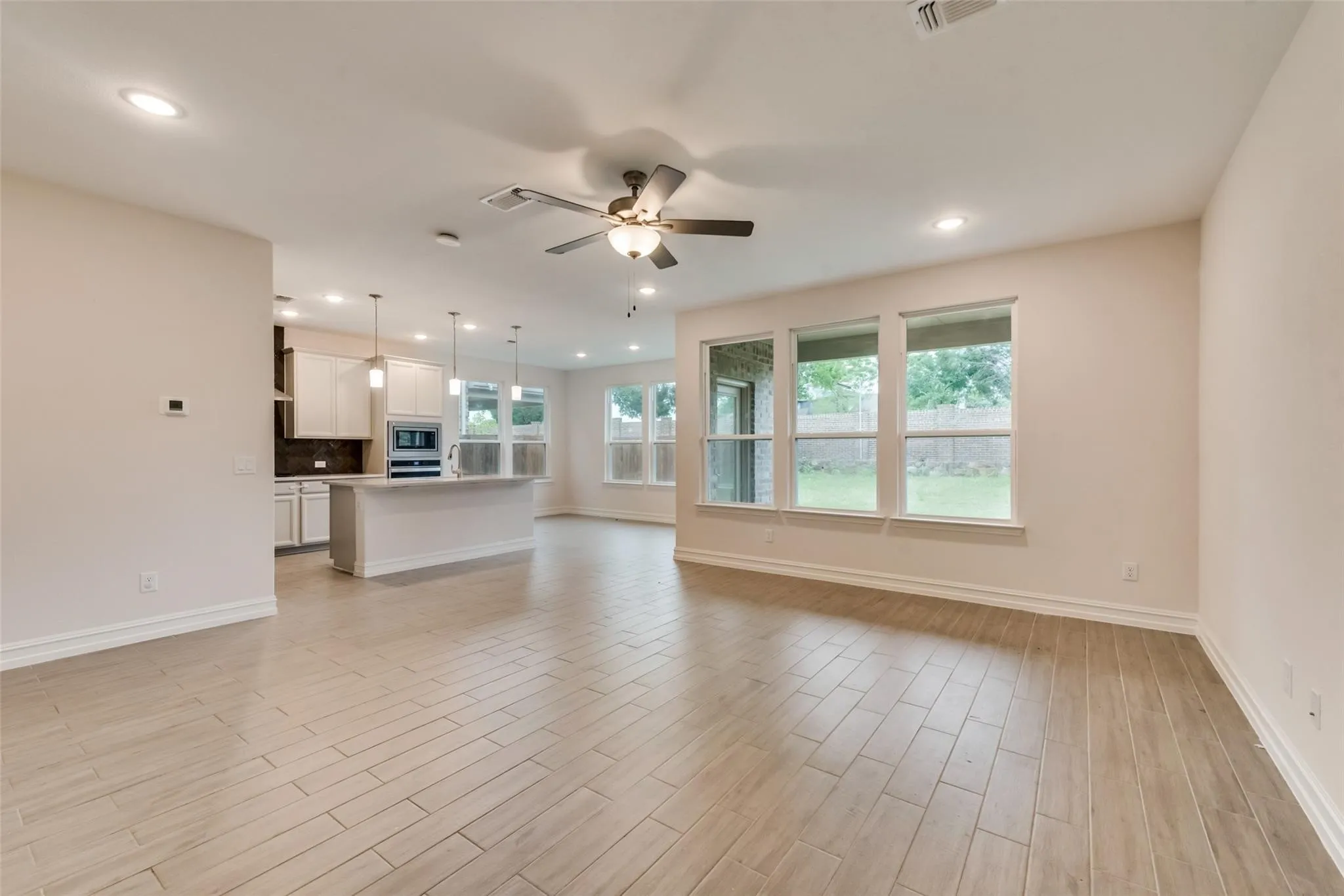 Single Family Residence For Rent in Dallas County , 714 Creekwater Lane, Garland, Texas 75043, 3 Bedroom, 3 Bathroom, 2 Garage spaces, 2,177 Sqft, built in 2022, mls#21311180, Real Estate Agent in Garland, Homes For Rent in Dallas county, Homes For Rent in Garland, Realtor in Garland Texas, Real Estate Brokerage Independent Realty Texas, Luminita Cordes Realtor