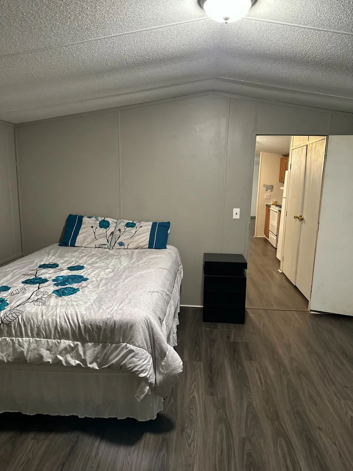 Mobile Home For Sale in Erath County , 1250 N Belknap Street, Stephenville, Texas 76401, 2 Bedrooms, 2 Bathrooms, Garage spaces, 1,088 Sqft, built in 1999, Price $115,000, mls#21308117, Real Estate Agent in Stephenville, Homes For Sale in Erath county, Homes For Sale in Stephenville, Realtor in Stephenville Texas, Real Estate Brokerage Independent Realty Texas, Luminita Cordes Realtor