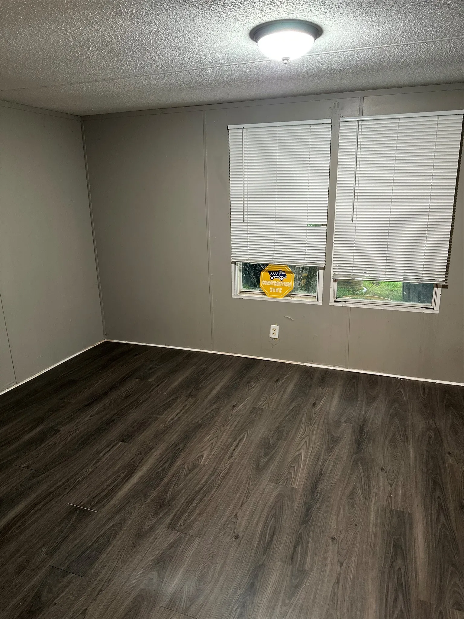 Mobile Home For Sale in Erath County , 1250 N Belknap Street, Stephenville, Texas 76401, 2 Bedrooms, 2 Bathrooms, Garage spaces, 1,088 Sqft, built in 1999, Price $115,000, mls#21308117, Real Estate Agent in Stephenville, Homes For Sale in Erath county, Homes For Sale in Stephenville, Realtor in Stephenville Texas, Real Estate Brokerage Independent Realty Texas, Luminita Cordes Realtor