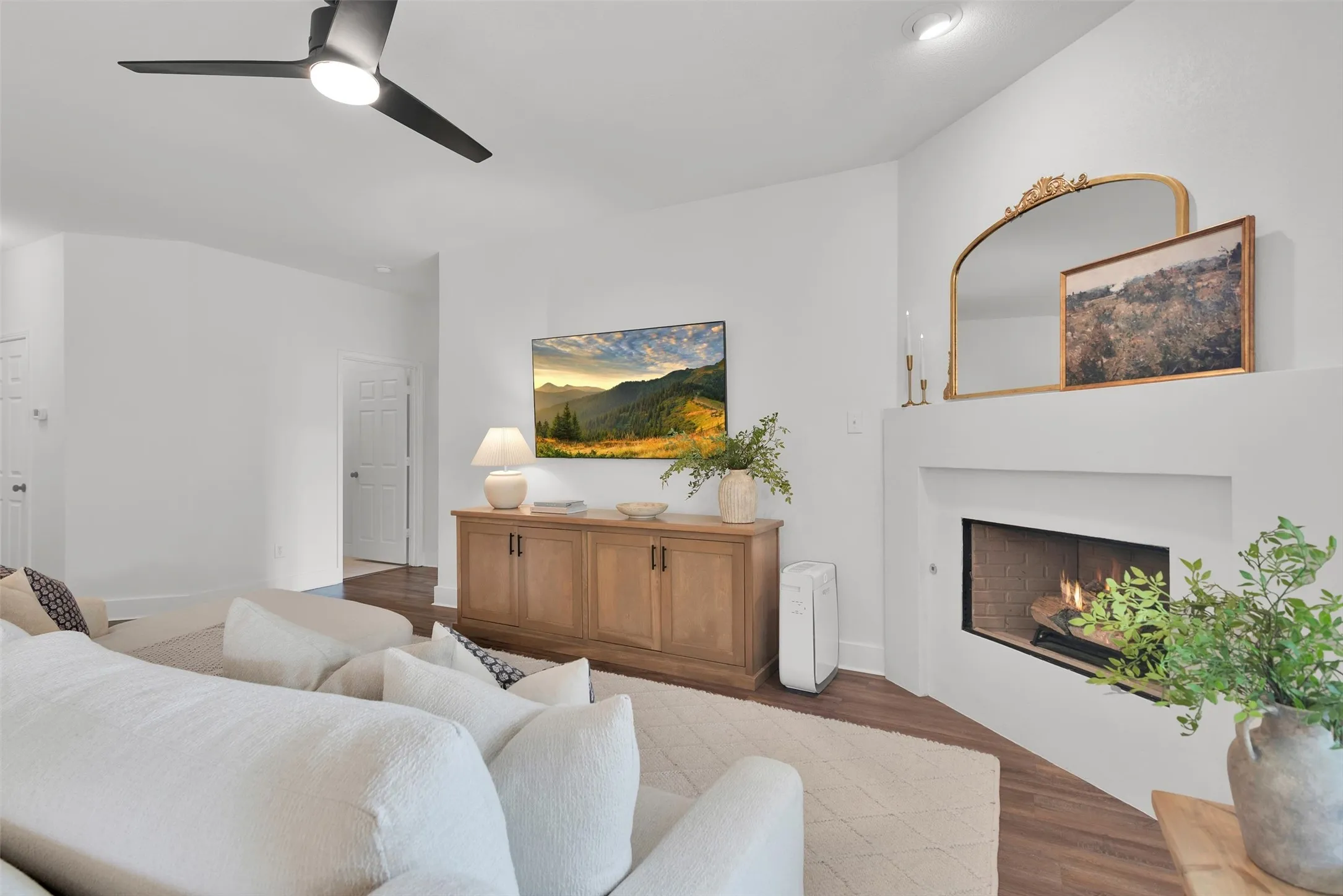 Single Family Residence For Sale in Collin County , 305 Fisherman Trail, Melissa, Texas 75454, 3 Bedroom, 2 Bathroom, 2 Garage spaces, 1,701 Sqft, built in 2006, mls#21311195, Real Estate Agent in Melissa, Homes For Sale in Collin county, Homes For Sale in Melissa, Realtor in Melissa Texas, Real Estate Brokerage Independent Realty Texas, Luminita Cordes Realtor