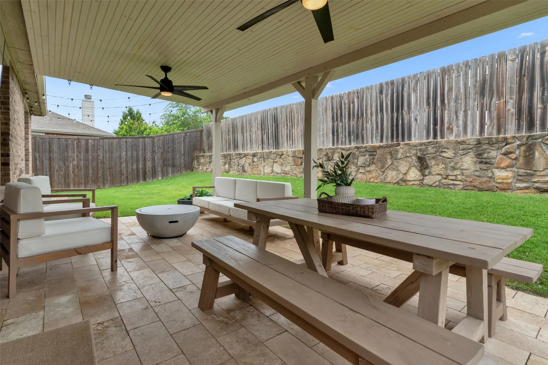 Single Family Residence For Sale in Collin County , 305 Fisherman Trail, Melissa, Texas 75454, 3 Bedroom, 2 Bathroom, 2 Garage spaces, 1,701 Sqft, built in 2006, mls#21311195, Real Estate Agent in Melissa, Homes For Sale in Collin county, Homes For Sale in Melissa, Realtor in Melissa Texas, Real Estate Brokerage Independent Realty Texas, Luminita Cordes Realtor