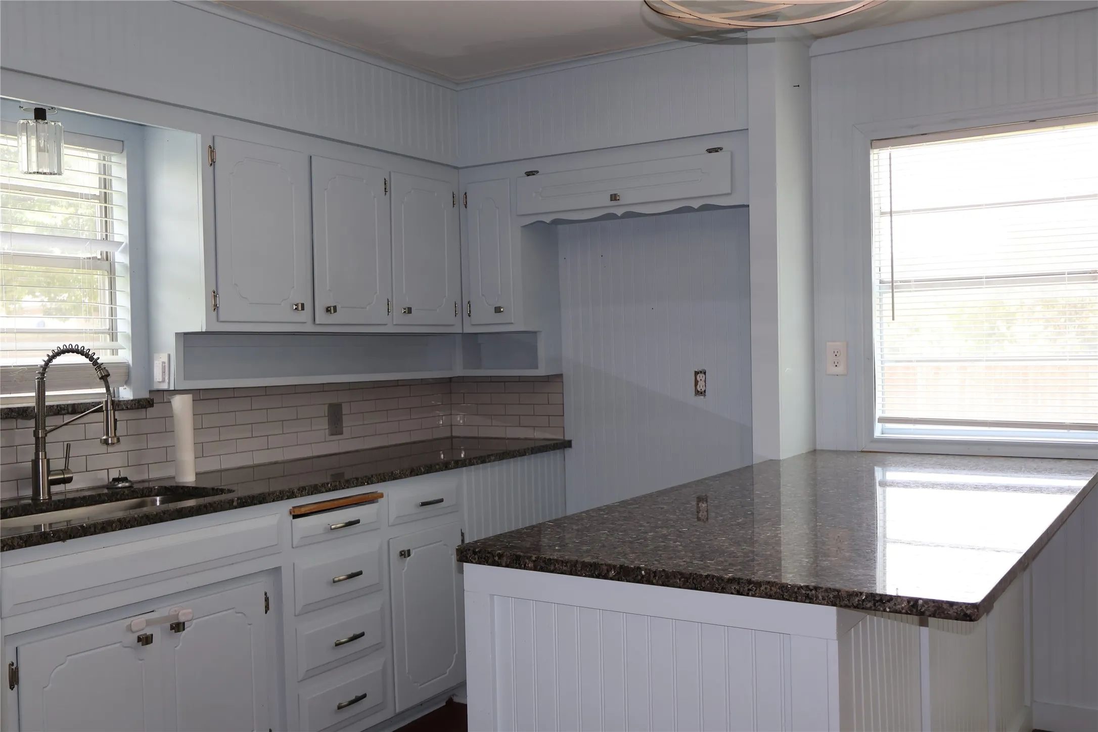 Single Family Residence For Rent in Tarrant County , 2516 Norfleet Street, Sansom Park, Texas 76114, 3 Bedroom, 2 Bathroom, Garage spaces, 1,838 Sqft, built in 1955, mls#21311094, Real Estate Agent in Sansom Park, Homes For Rent in Tarrant county, Homes For Rent in Sansom Park, Realtor in Sansom Park Texas, Real Estate Brokerage Independent Realty Texas, Luminita Cordes Realtor