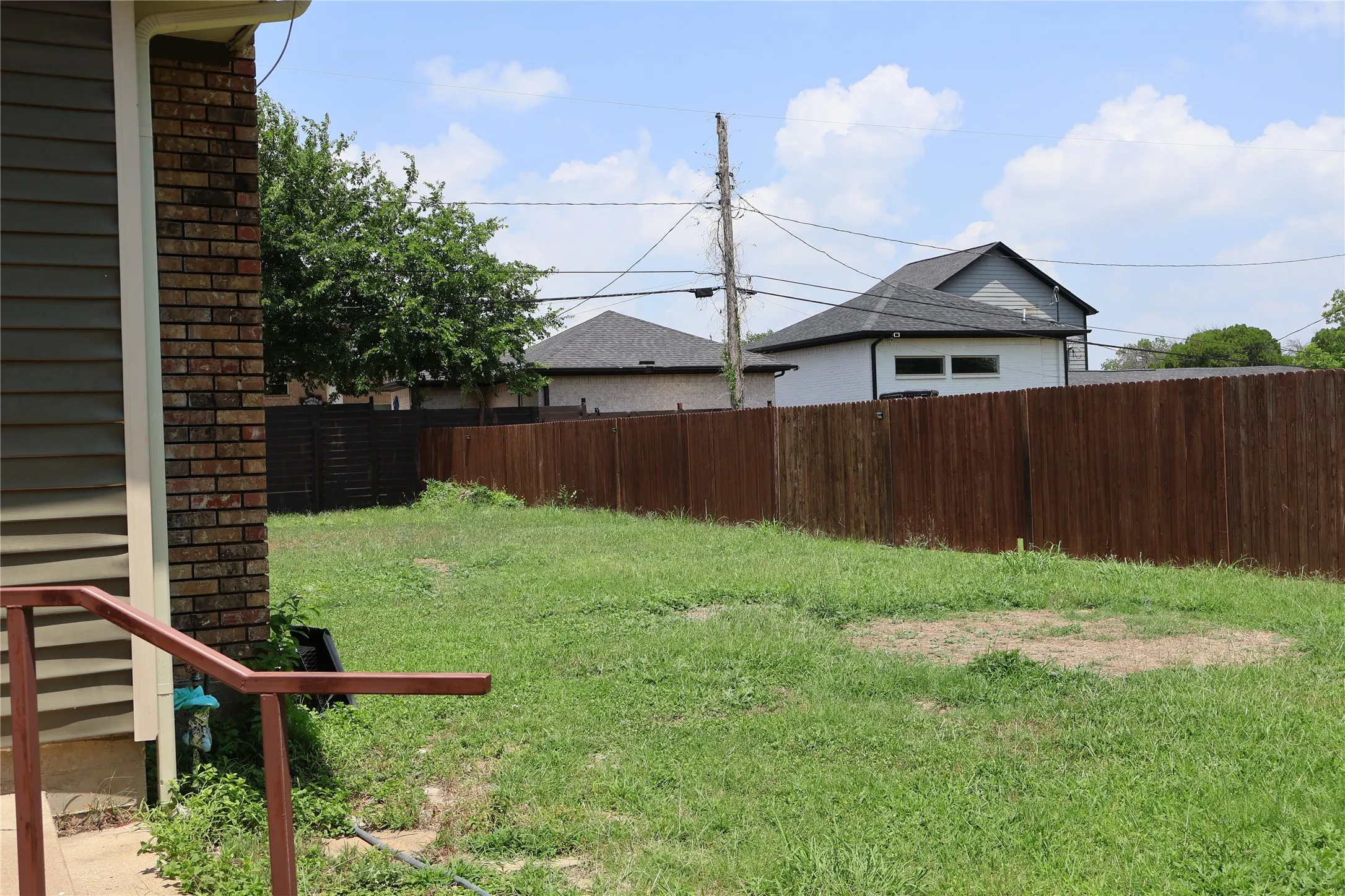 Single Family Residence For Rent in Tarrant County , 2516 Norfleet Street, Sansom Park, Texas 76114, 3 Bedroom, 2 Bathroom, Garage spaces, 1,838 Sqft, built in 1955, mls#21311094, Real Estate Agent in Sansom Park, Homes For Rent in Tarrant county, Homes For Rent in Sansom Park, Realtor in Sansom Park Texas, Real Estate Brokerage Independent Realty Texas, Luminita Cordes Realtor