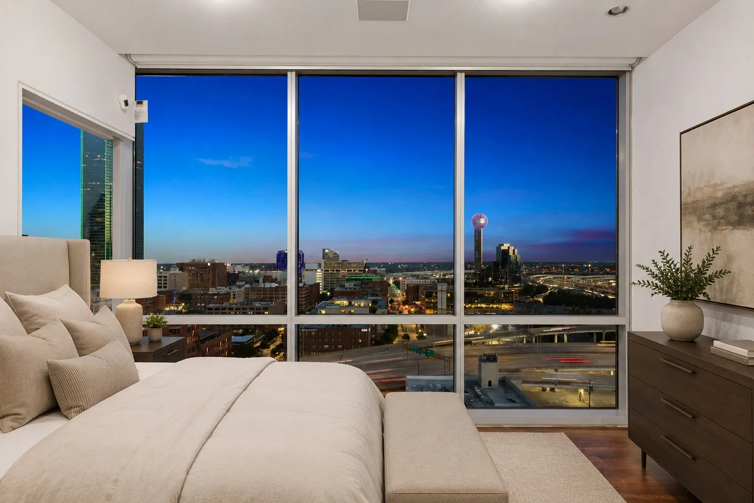 Condominium For Rent in Dallas County , 2200 Victory Avenue 1604, Dallas, Texas 75219, 2 Bedroom, 3 Bathroom, 3 Garage spaces, 2,178 Sqft, built in 2007, mls#21297663, Real Estate Agent in Dallas, Homes For Rent in Dallas county, Homes For Rent in Dallas, Realtor in Dallas Texas, Real Estate Brokerage Independent Realty Texas, Luminita Cordes Realtor
