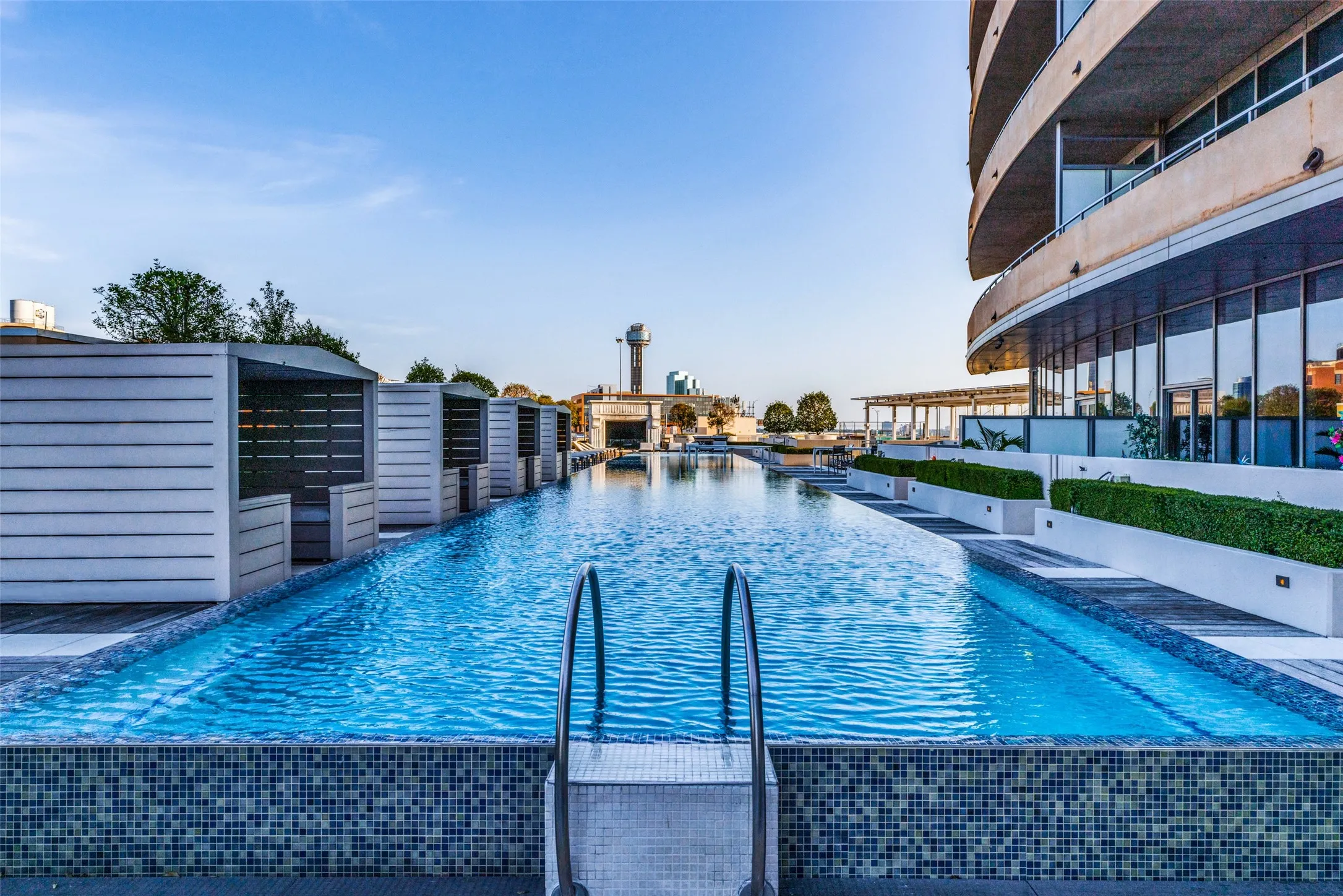 Condominium For Rent in Dallas County , 2200 Victory Avenue 1604, Dallas, Texas 75219, 2 Bedroom, 3 Bathroom, 3 Garage spaces, 2,178 Sqft, built in 2007, mls#21297663, Real Estate Agent in Dallas, Homes For Rent in Dallas county, Homes For Rent in Dallas, Realtor in Dallas Texas, Real Estate Brokerage Independent Realty Texas, Luminita Cordes Realtor