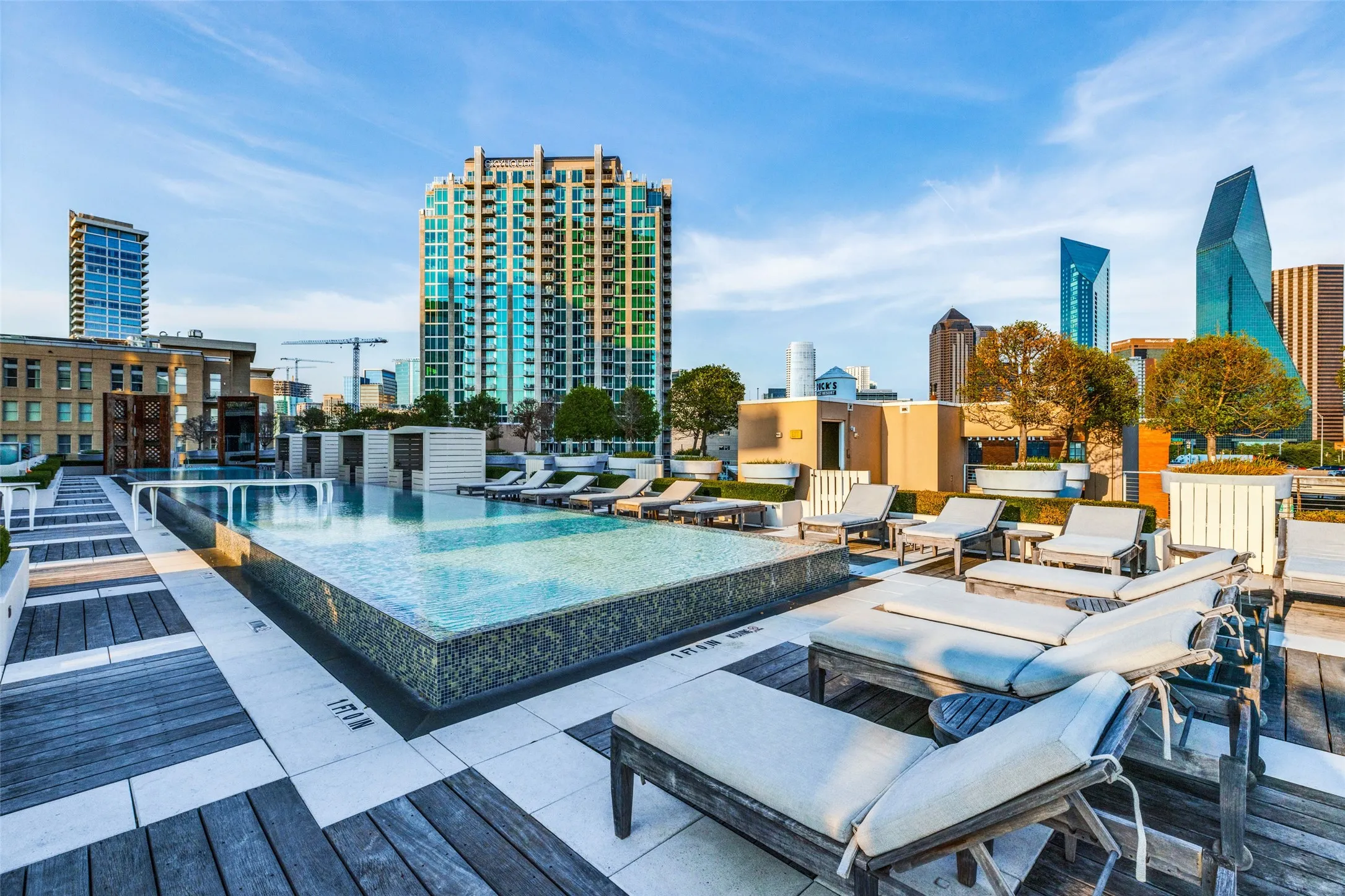 Condominium For Rent in Dallas County , 2200 Victory Avenue 1604, Dallas, Texas 75219, 2 Bedroom, 3 Bathroom, 3 Garage spaces, 2,178 Sqft, built in 2007, mls#21297663, Real Estate Agent in Dallas, Homes For Rent in Dallas county, Homes For Rent in Dallas, Realtor in Dallas Texas, Real Estate Brokerage Independent Realty Texas, Luminita Cordes Realtor