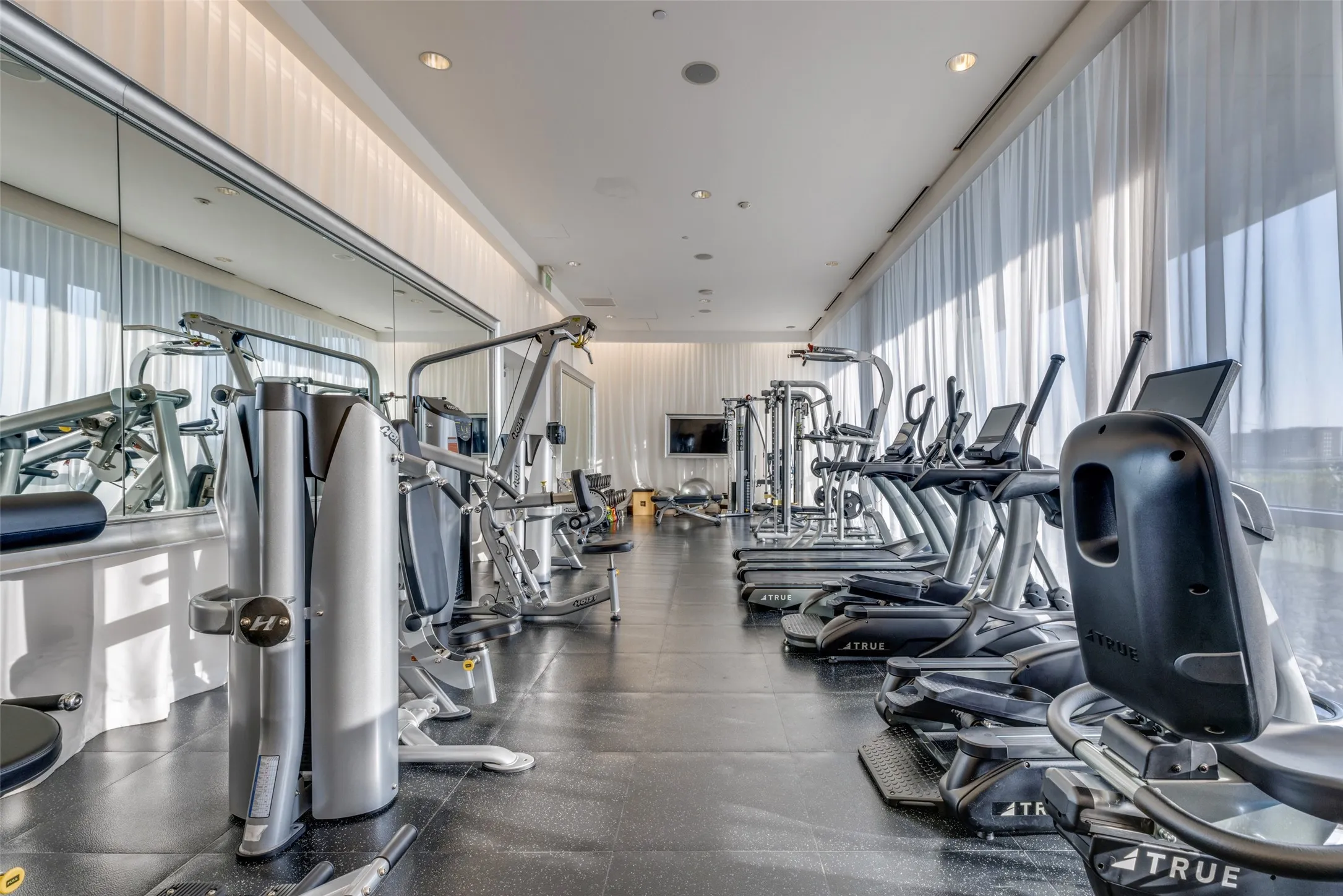 Condominium For Rent in Dallas County , 2200 Victory Avenue 1604, Dallas, Texas 75219, 2 Bedroom, 3 Bathroom, 3 Garage spaces, 2,178 Sqft, built in 2007, mls#21297663, Real Estate Agent in Dallas, Homes For Rent in Dallas county, Homes For Rent in Dallas, Realtor in Dallas Texas, Real Estate Brokerage Independent Realty Texas, Luminita Cordes Realtor