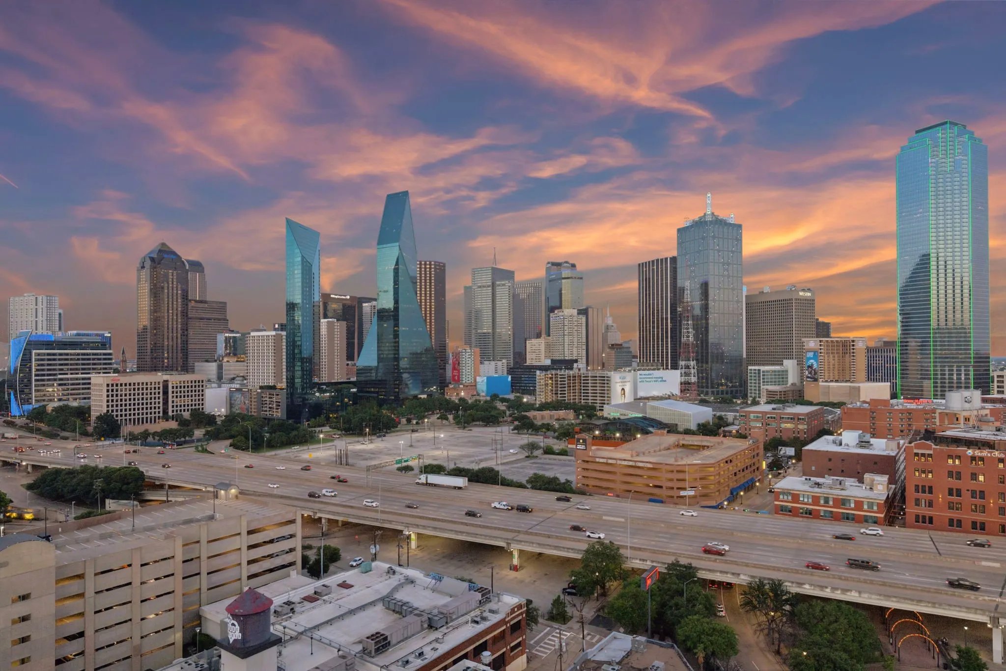 Condominium For Rent in Dallas County , 2200 Victory Avenue 1604, Dallas, Texas 75219, 2 Bedroom, 3 Bathroom, 3 Garage spaces, 2,178 Sqft, built in 2007, mls#21297663, Real Estate Agent in Dallas, Homes For Rent in Dallas county, Homes For Rent in Dallas, Realtor in Dallas Texas, Real Estate Brokerage Independent Realty Texas, Luminita Cordes Realtor