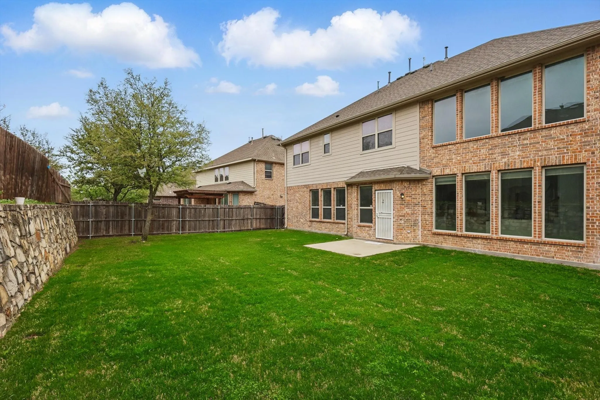 Single Family Residence For Rent in Collin County , 1605 Lisburn Drive, Mc Kinney, Texas 75071, 4 Bedrooms, 4 Bathrooms, 2 Garage spaces, 3,565 Sqft, built in 2015, Price $3,300, mls#21308475, Real Estate Agent in Mc Kinney, Homes For Rent in Collin county, Homes For Rent in Mc Kinney, Realtor in Mc Kinney Texas, Real Estate Brokerage Independent Realty Texas, Luminita Cordes Realtor