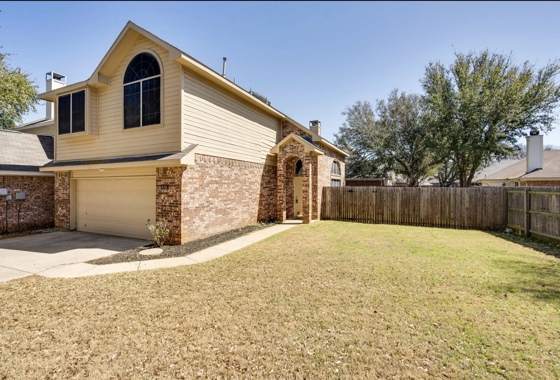 Single Family Residence For Rent in Denton County , 4156 One PLace, Flower Mound, Texas 75028, 3 Bedroom, 3 Bathroom, 2 Garage spaces, 1,475 Sqft, built in 1997, mls#21311250, Real Estate Agent in Flower Mound, Homes For Rent in Denton county, Homes For Rent in Flower Mound, Realtor in Flower Mound Texas, Real Estate Brokerage Independent Realty Texas, Luminita Cordes Realtor