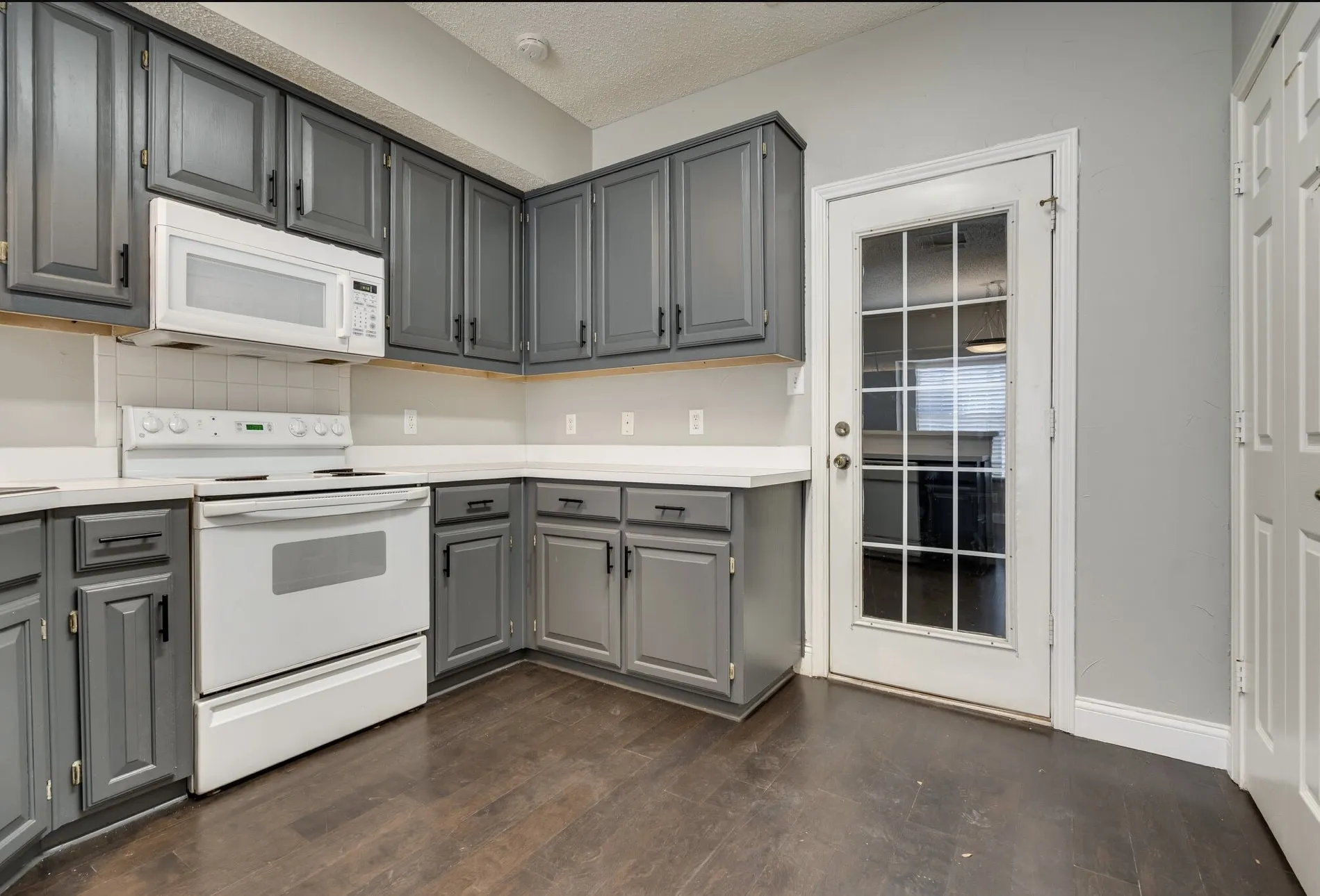 Single Family Residence For Rent in Denton County , 4156 One PLace, Flower Mound, Texas 75028, 3 Bedroom, 3 Bathroom, 2 Garage spaces, 1,475 Sqft, built in 1997, mls#21311250, Real Estate Agent in Flower Mound, Homes For Rent in Denton county, Homes For Rent in Flower Mound, Realtor in Flower Mound Texas, Real Estate Brokerage Independent Realty Texas, Luminita Cordes Realtor
