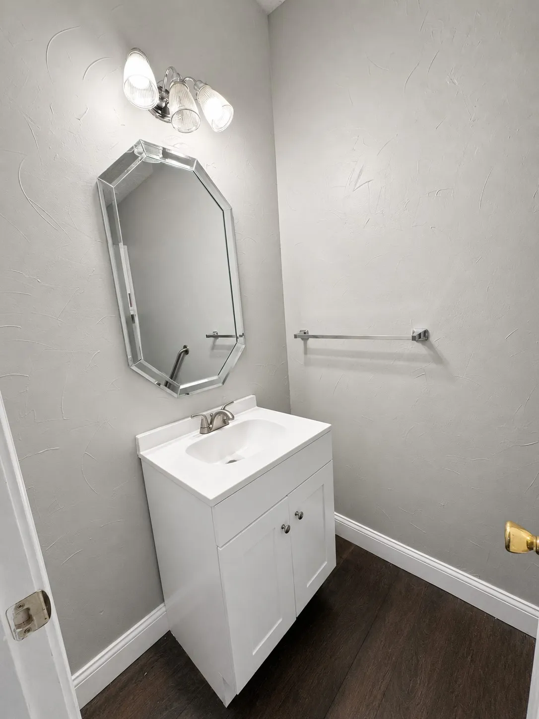 Single Family Residence For Rent in Denton County , 4156 One PLace, Flower Mound, Texas 75028, 3 Bedroom, 3 Bathroom, 2 Garage spaces, 1,475 Sqft, built in 1997, mls#21311250, Real Estate Agent in Flower Mound, Homes For Rent in Denton county, Homes For Rent in Flower Mound, Realtor in Flower Mound Texas, Real Estate Brokerage Independent Realty Texas, Luminita Cordes Realtor