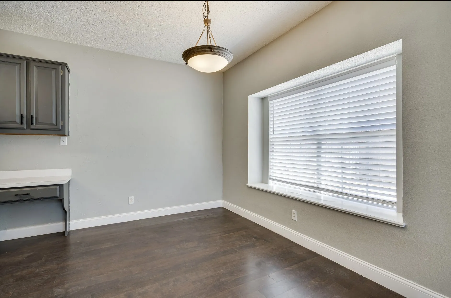 Single Family Residence For Rent in Denton County , 4156 One PLace, Flower Mound, Texas 75028, 3 Bedroom, 3 Bathroom, 2 Garage spaces, 1,475 Sqft, built in 1997, mls#21311250, Real Estate Agent in Flower Mound, Homes For Rent in Denton county, Homes For Rent in Flower Mound, Realtor in Flower Mound Texas, Real Estate Brokerage Independent Realty Texas, Luminita Cordes Realtor
