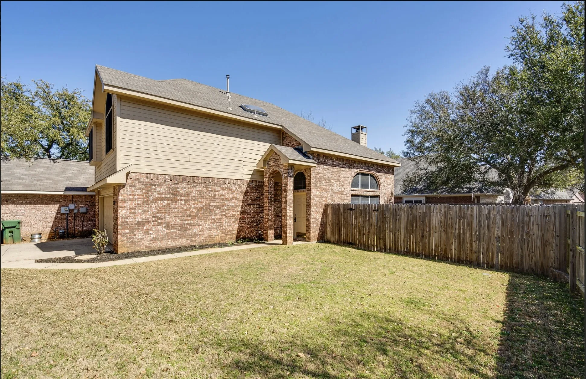Single Family Residence For Rent in Denton County , 4156 One PLace, Flower Mound, Texas 75028, 3 Bedroom, 3 Bathroom, 2 Garage spaces, 1,475 Sqft, built in 1997, mls#21311250, Real Estate Agent in Flower Mound, Homes For Rent in Denton county, Homes For Rent in Flower Mound, Realtor in Flower Mound Texas, Real Estate Brokerage Independent Realty Texas, Luminita Cordes Realtor