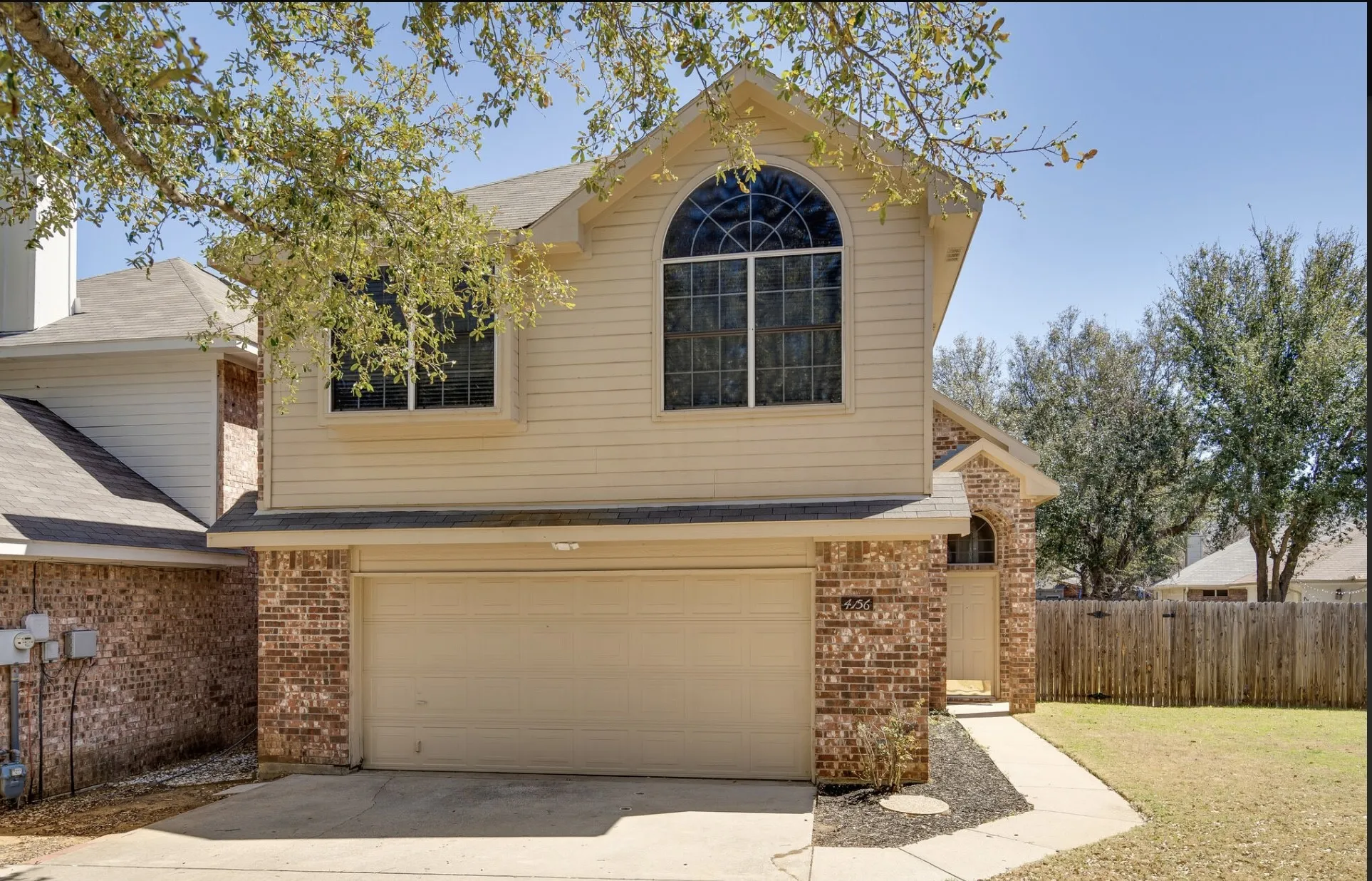Single Family Residence For Rent in Denton County , 4156 One PLace, Flower Mound, Texas 75028, 3 Bedroom, 3 Bathroom, 2 Garage spaces, 1,475 Sqft, built in 1997, mls#21311250, Real Estate Agent in Flower Mound, Homes For Rent in Denton county, Homes For Rent in Flower Mound, Realtor in Flower Mound Texas, Real Estate Brokerage Independent Realty Texas, Luminita Cordes Realtor