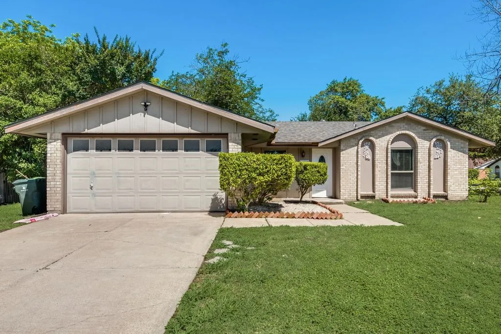 Single Family Residence For Rent in Dallas County , 901 Hudson Drive, Garland, Texas 75043, 3 Bedroom, 2 Bathroom, 2 Garage spaces, 1,221 Sqft, built in 1969, mls#21311251, Real Estate Agent in Garland, Homes For Rent in Dallas county, Homes For Rent in Garland, Realtor in Garland Texas, Real Estate Brokerage Independent Realty Texas, Luminita Cordes Realtor