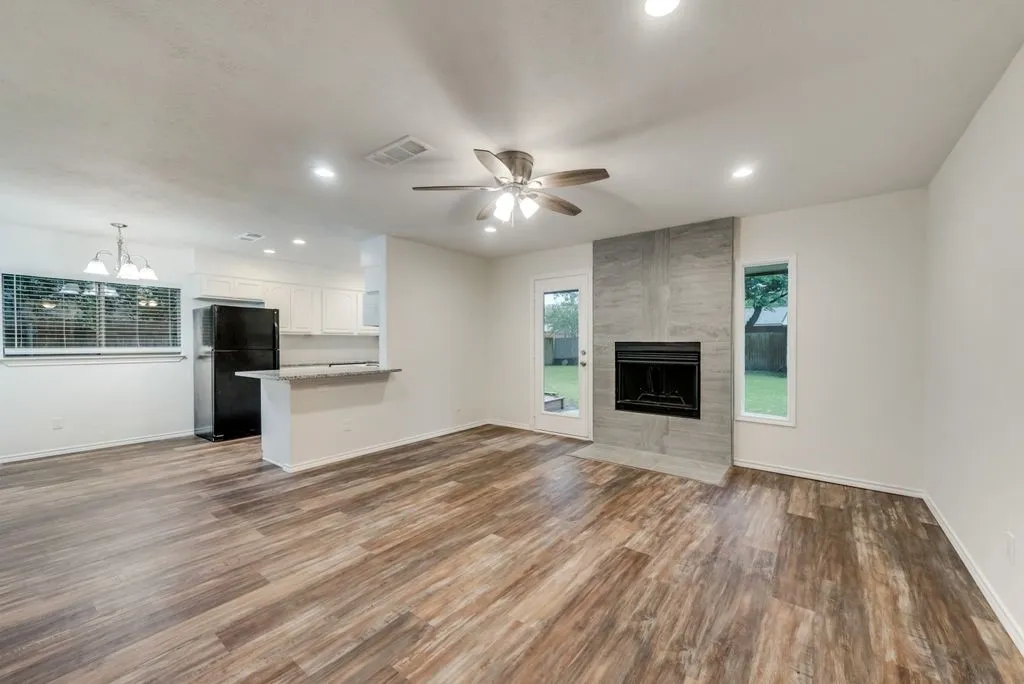 Single Family Residence For Rent in Dallas County , 901 Hudson Drive, Garland, Texas 75043, 3 Bedroom, 2 Bathroom, 2 Garage spaces, 1,221 Sqft, built in 1969, mls#21311251, Real Estate Agent in Garland, Homes For Rent in Dallas county, Homes For Rent in Garland, Realtor in Garland Texas, Real Estate Brokerage Independent Realty Texas, Luminita Cordes Realtor