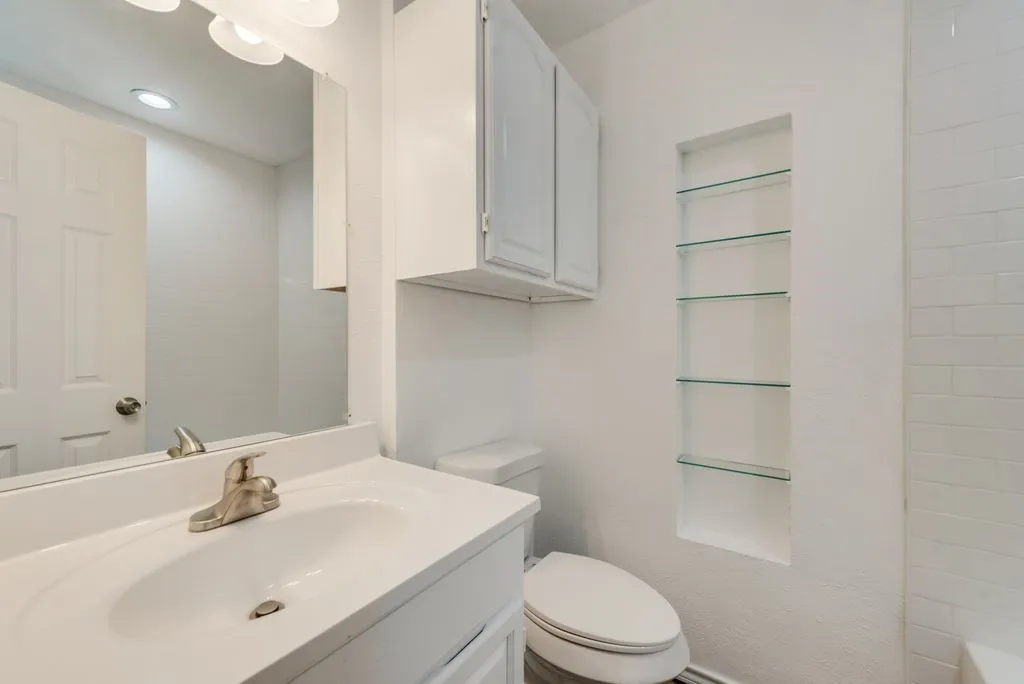 Single Family Residence For Rent in Dallas County , 901 Hudson Drive, Garland, Texas 75043, 3 Bedroom, 2 Bathroom, 2 Garage spaces, 1,221 Sqft, built in 1969, mls#21311251, Real Estate Agent in Garland, Homes For Rent in Dallas county, Homes For Rent in Garland, Realtor in Garland Texas, Real Estate Brokerage Independent Realty Texas, Luminita Cordes Realtor