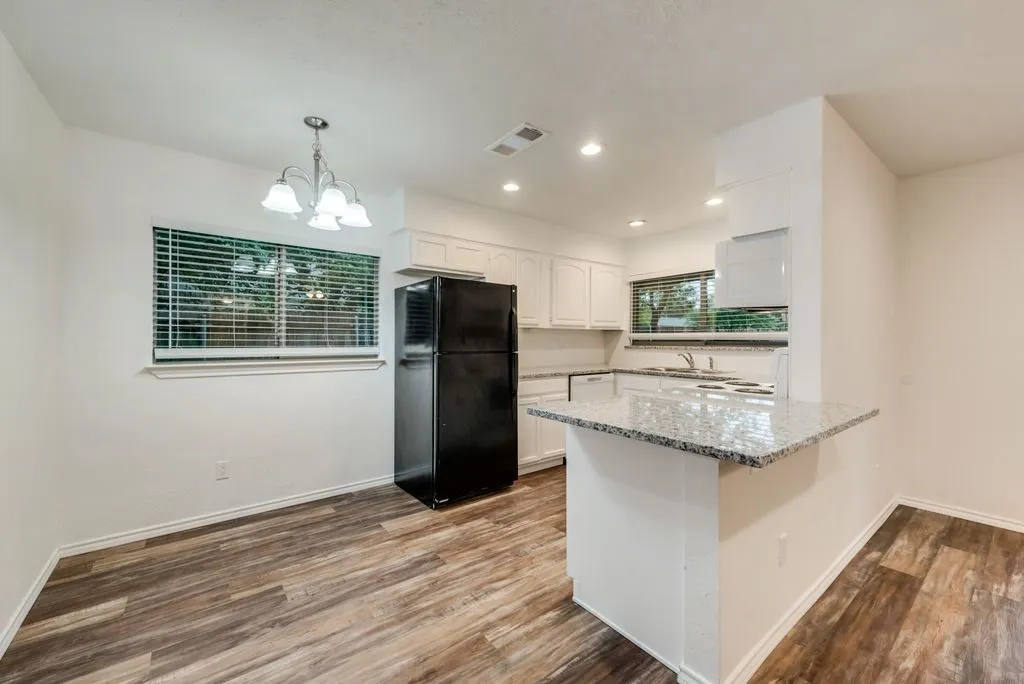 Single Family Residence For Rent in Dallas County , 901 Hudson Drive, Garland, Texas 75043, 3 Bedroom, 2 Bathroom, 2 Garage spaces, 1,221 Sqft, built in 1969, mls#21311251, Real Estate Agent in Garland, Homes For Rent in Dallas county, Homes For Rent in Garland, Realtor in Garland Texas, Real Estate Brokerage Independent Realty Texas, Luminita Cordes Realtor