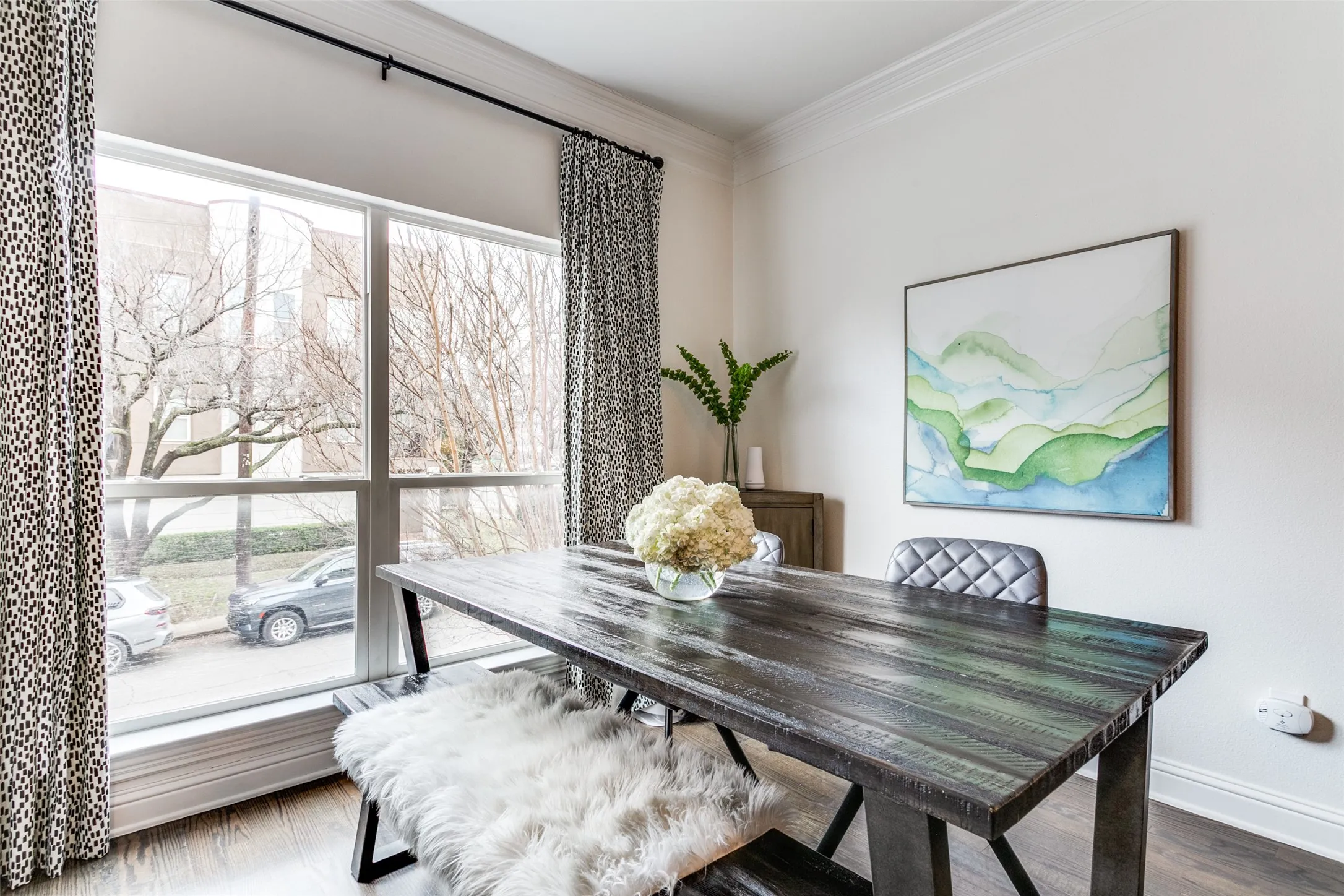 For Sale in Dallas County , 5702 Hudson Street 2, Dallas, Texas 75206, 2 Bedrooms, 3 Bathrooms, 2 Garage spaces, 1,235 Sqft, built in 2005, Price $460,000, mls#21311258, Real Estate Agent in Dallas, Homes For Sale in Dallas county, Homes For Sale in Dallas, Realtor in Dallas Texas, Real Estate Brokerage Independent Realty Texas, Luminita Cordes Realtor