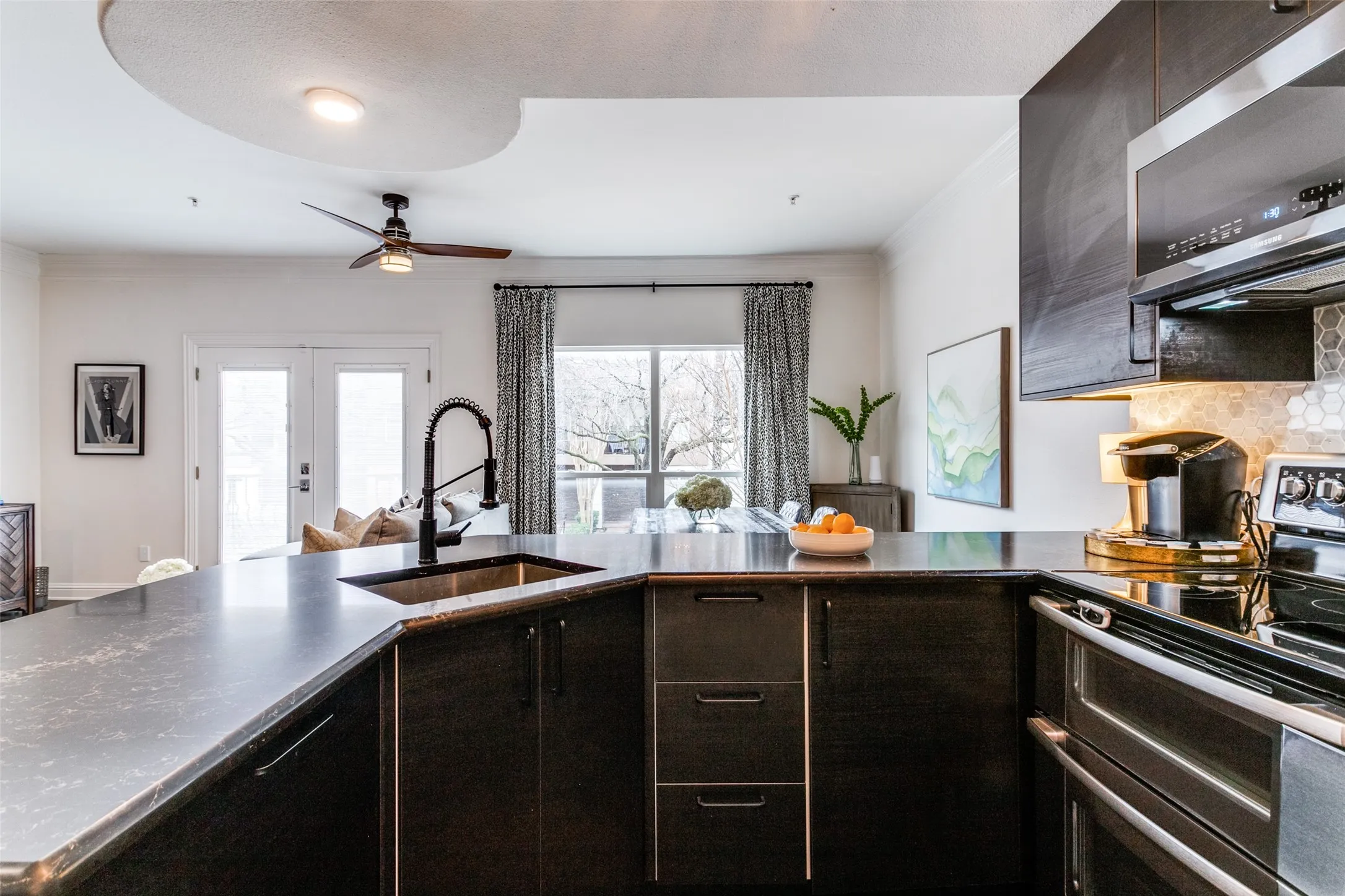 For Sale in Dallas County , 5702 Hudson Street 2, Dallas, Texas 75206, 2 Bedrooms, 3 Bathrooms, 2 Garage spaces, 1,235 Sqft, built in 2005, Price $460,000, mls#21311258, Real Estate Agent in Dallas, Homes For Sale in Dallas county, Homes For Sale in Dallas, Realtor in Dallas Texas, Real Estate Brokerage Independent Realty Texas, Luminita Cordes Realtor