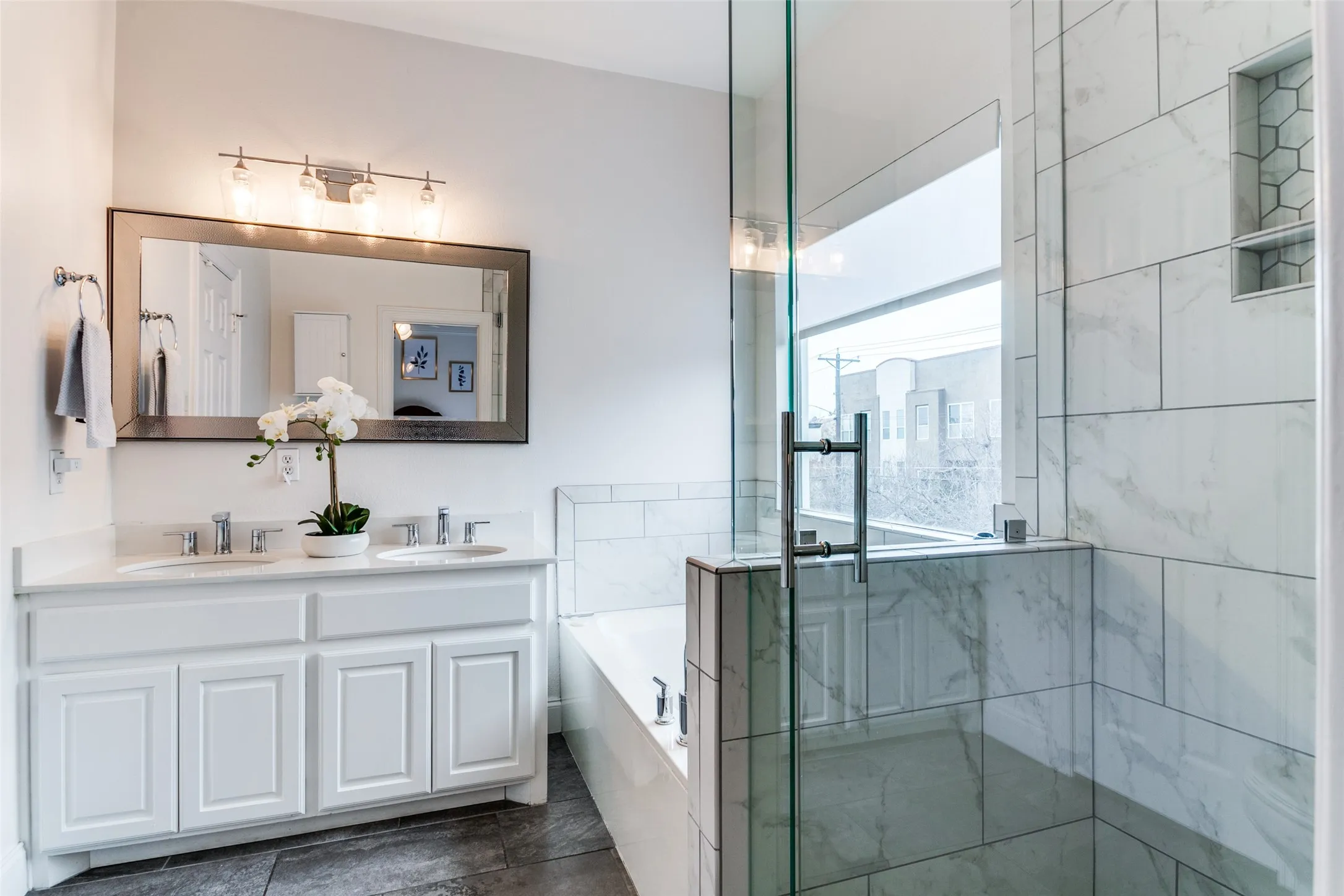For Sale in Dallas County , 5702 Hudson Street 2, Dallas, Texas 75206, 2 Bedrooms, 3 Bathrooms, 2 Garage spaces, 1,235 Sqft, built in 2005, Price $460,000, mls#21311258, Real Estate Agent in Dallas, Homes For Sale in Dallas county, Homes For Sale in Dallas, Realtor in Dallas Texas, Real Estate Brokerage Independent Realty Texas, Luminita Cordes Realtor