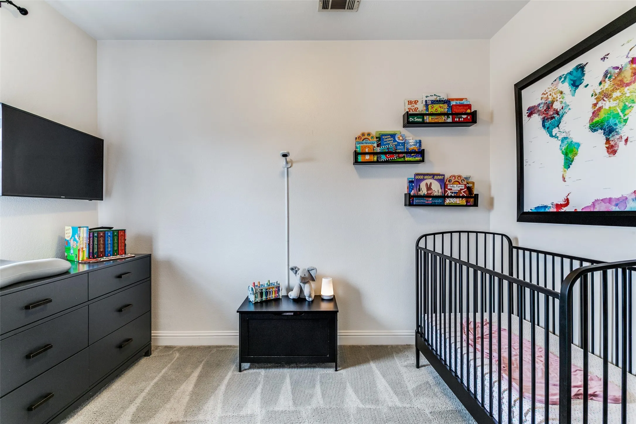For Sale in Dallas County , 5702 Hudson Street 2, Dallas, Texas 75206, 2 Bedrooms, 3 Bathrooms, 2 Garage spaces, 1,235 Sqft, built in 2005, Price $460,000, mls#21311258, Real Estate Agent in Dallas, Homes For Sale in Dallas county, Homes For Sale in Dallas, Realtor in Dallas Texas, Real Estate Brokerage Independent Realty Texas, Luminita Cordes Realtor