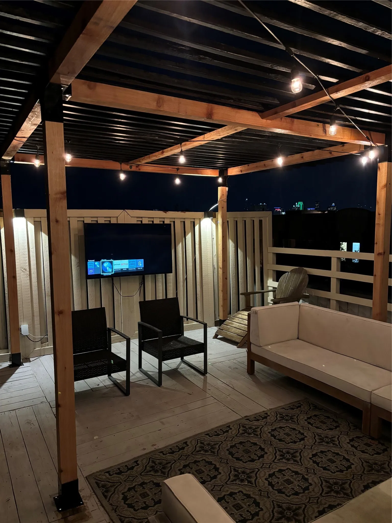 For Sale in Dallas County , 5702 Hudson Street 2, Dallas, Texas 75206, 2 Bedrooms, 3 Bathrooms, 2 Garage spaces, 1,235 Sqft, built in 2005, Price $460,000, mls#21311258, Real Estate Agent in Dallas, Homes For Sale in Dallas county, Homes For Sale in Dallas, Realtor in Dallas Texas, Real Estate Brokerage Independent Realty Texas, Luminita Cordes Realtor