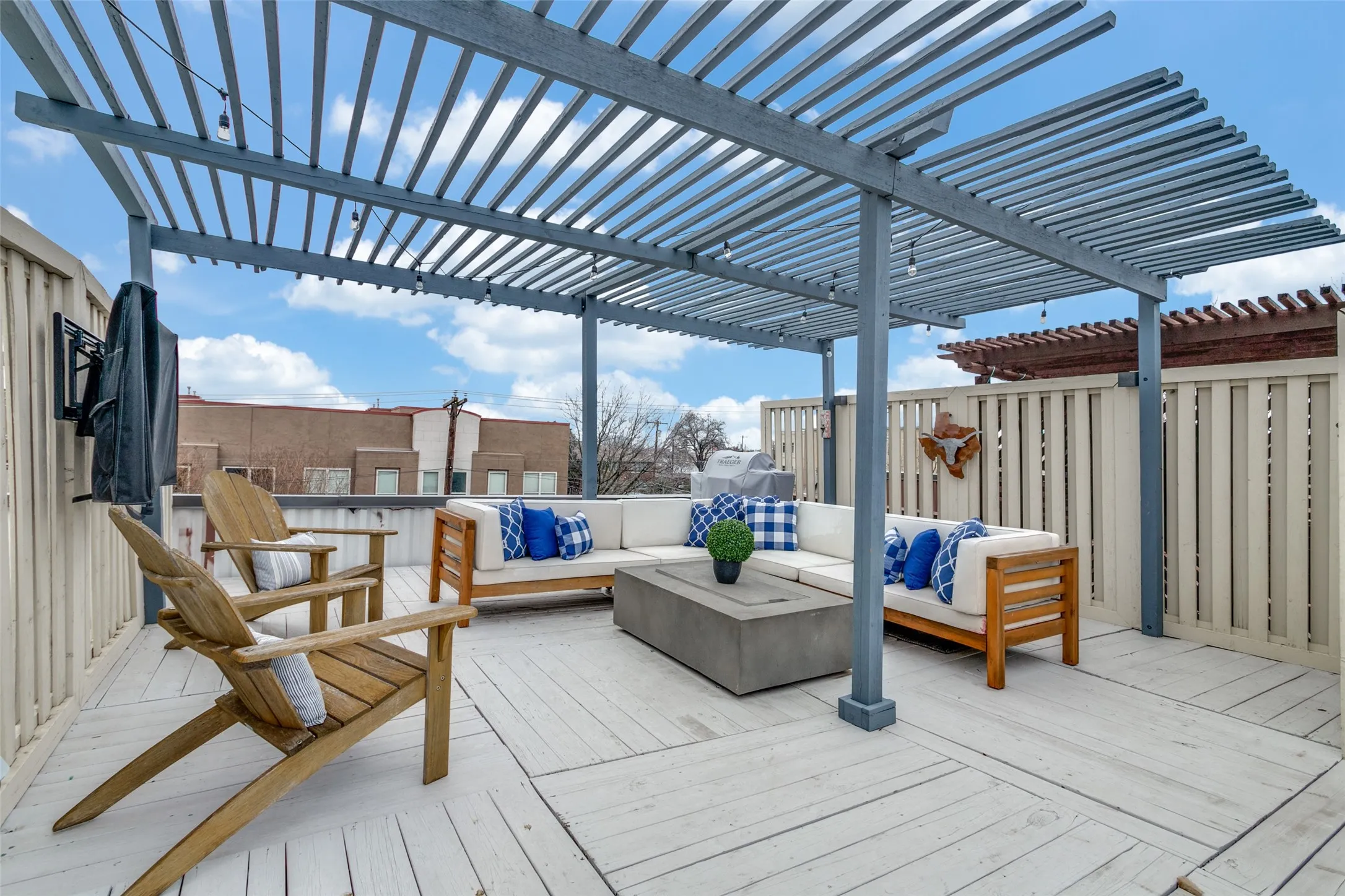 For Sale in Dallas County , 5702 Hudson Street 2, Dallas, Texas 75206, 2 Bedrooms, 3 Bathrooms, 2 Garage spaces, 1,235 Sqft, built in 2005, Price $460,000, mls#21311258, Real Estate Agent in Dallas, Homes For Sale in Dallas county, Homes For Sale in Dallas, Realtor in Dallas Texas, Real Estate Brokerage Independent Realty Texas, Luminita Cordes Realtor