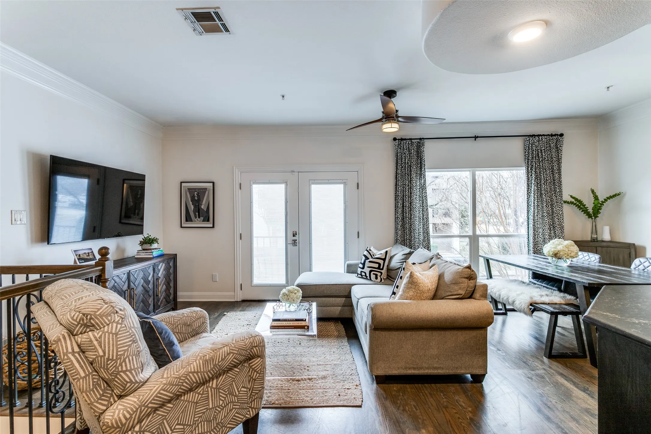 For Sale in Dallas County , 5702 Hudson Street 2, Dallas, Texas 75206, 2 Bedrooms, 3 Bathrooms, 2 Garage spaces, 1,235 Sqft, built in 2005, Price $460,000, mls#21311258, Real Estate Agent in Dallas, Homes For Sale in Dallas county, Homes For Sale in Dallas, Realtor in Dallas Texas, Real Estate Brokerage Independent Realty Texas, Luminita Cordes Realtor