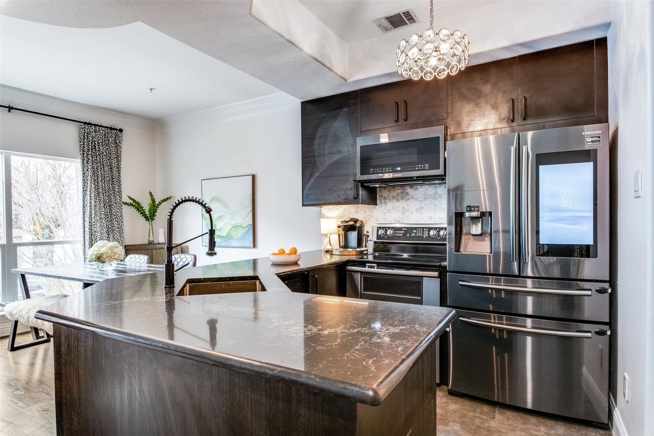 For Sale in Dallas County , 5702 Hudson Street 2, Dallas, Texas 75206, 2 Bedrooms, 3 Bathrooms, 2 Garage spaces, 1,235 Sqft, built in 2005, Price $460,000, mls#21311258, Real Estate Agent in Dallas, Homes For Sale in Dallas county, Homes For Sale in Dallas, Realtor in Dallas Texas, Real Estate Brokerage Independent Realty Texas, Luminita Cordes Realtor