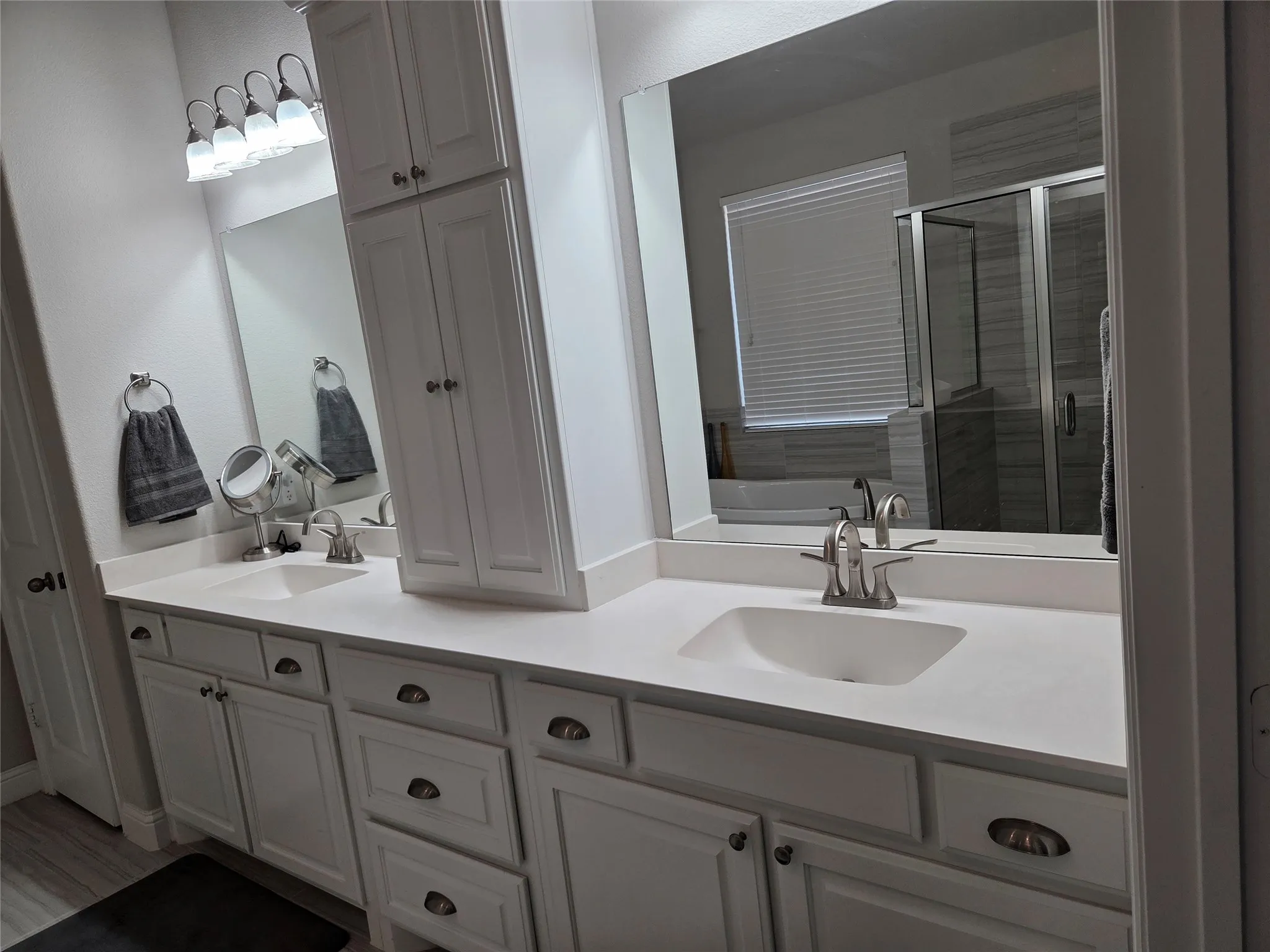 Dual sinks