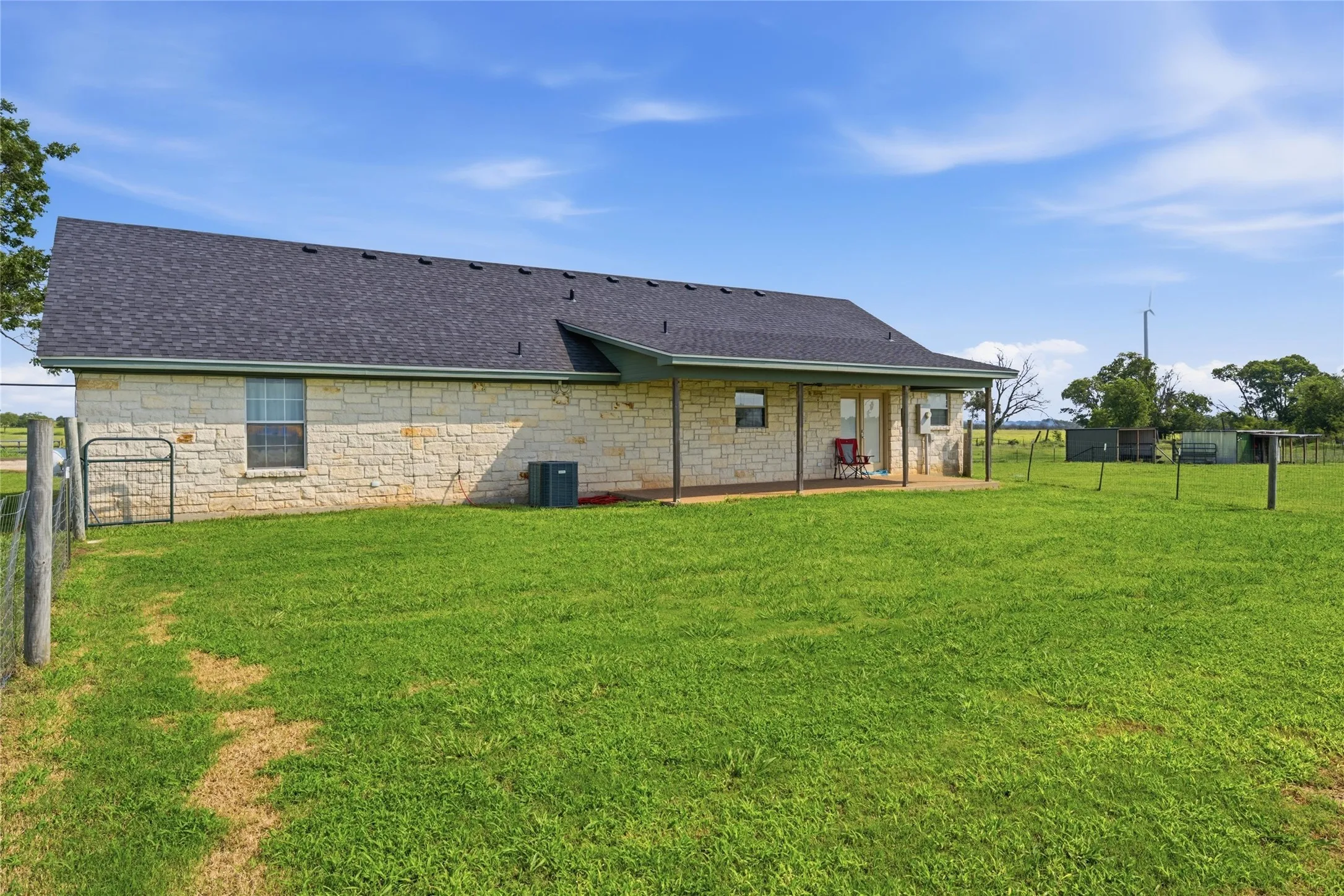 Single Family Residence For Sale in Limestone County , 1727 LCR 124, Mount Calm, Texas 76673, 4 Bedroom, 2 Bathroom, Garage spaces, 1,999 Sqft, built in 2006, mls#21309973, Real Estate Agent in Mount Calm, Homes For Sale in Limestone county, Homes For Sale in Mount Calm, Realtor in Mount Calm Texas, Real Estate Brokerage Independent Realty Texas, Luminita Cordes Realtor