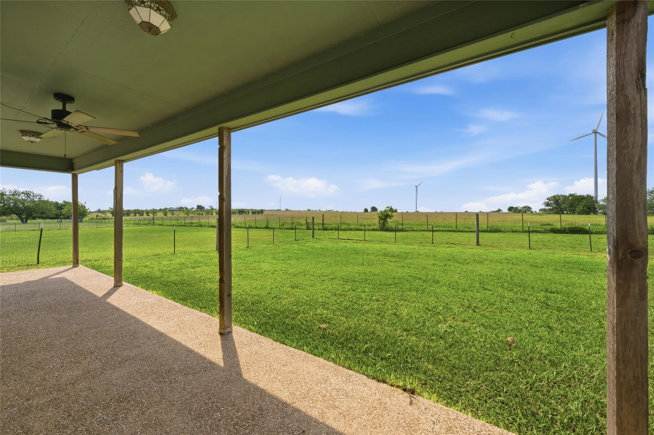 Single Family Residence For Sale in Limestone County , 1727 LCR 124, Mount Calm, Texas 76673, 4 Bedroom, 2 Bathroom, Garage spaces, 1,999 Sqft, built in 2006, mls#21309973, Real Estate Agent in Mount Calm, Homes For Sale in Limestone county, Homes For Sale in Mount Calm, Realtor in Mount Calm Texas, Real Estate Brokerage Independent Realty Texas, Luminita Cordes Realtor