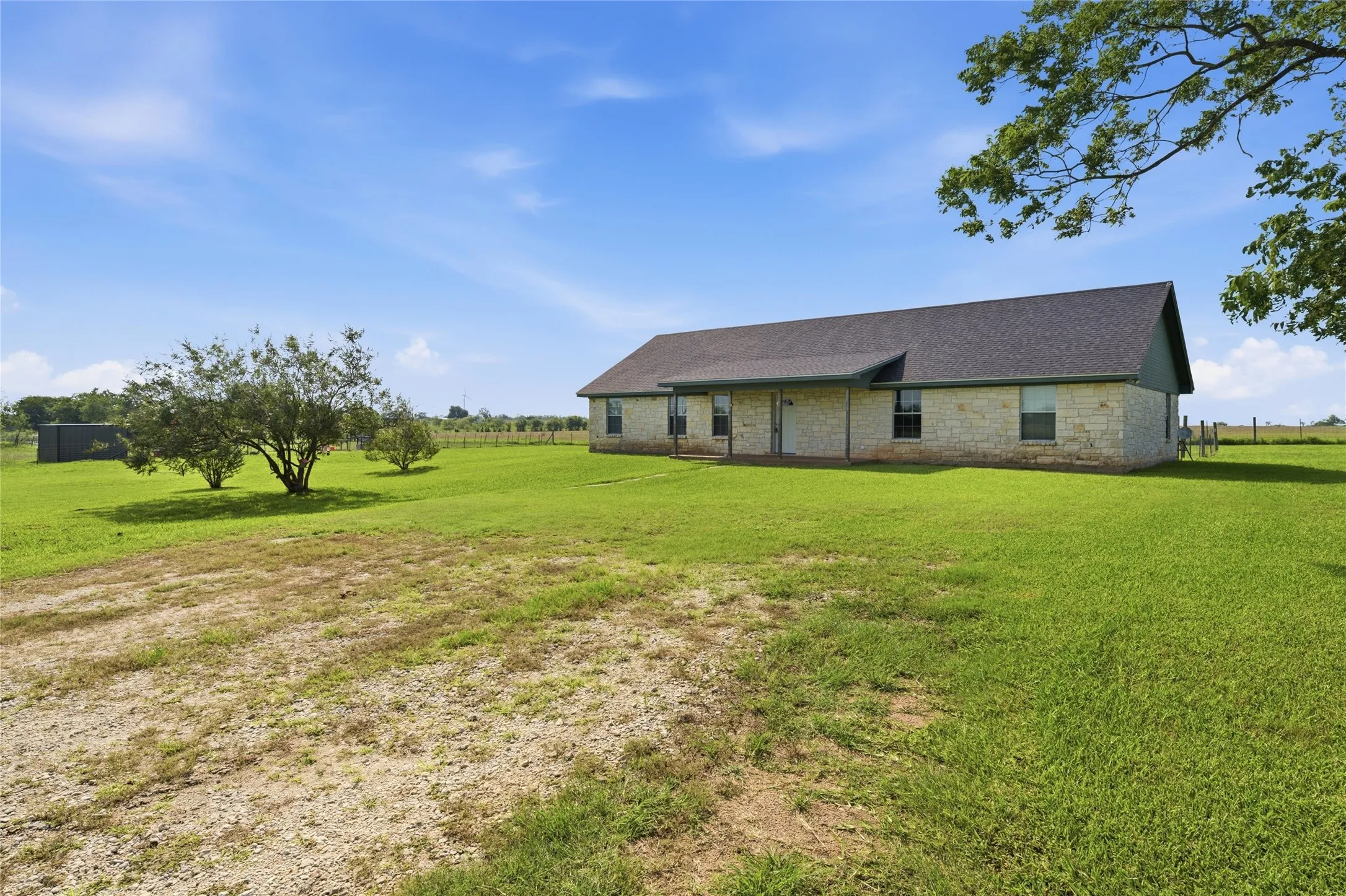 Single Family Residence For Sale in Limestone County , 1727 LCR 124, Mount Calm, Texas 76673, 4 Bedroom, 2 Bathroom, Garage spaces, 1,999 Sqft, built in 2006, mls#21309973, Real Estate Agent in Mount Calm, Homes For Sale in Limestone county, Homes For Sale in Mount Calm, Realtor in Mount Calm Texas, Real Estate Brokerage Independent Realty Texas, Luminita Cordes Realtor