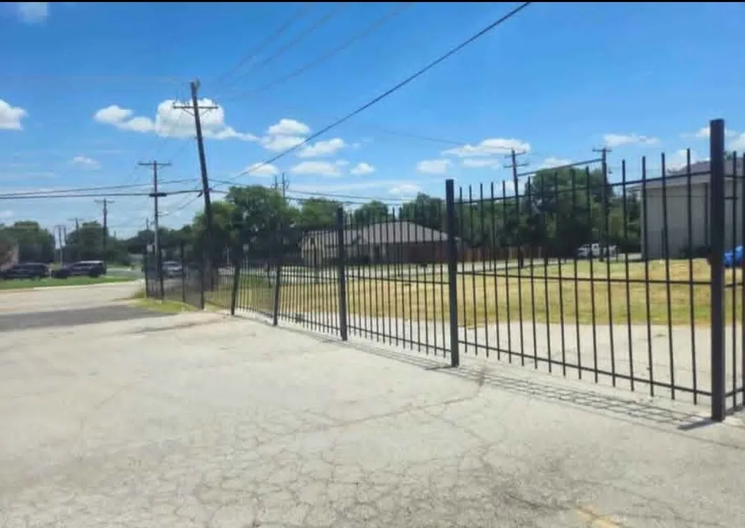 Unimproved Land For Sale in Tarrant County , 503 SW 23rd Street, Grand Prairie, Texas 75051, 0, 0, Garage spaces, 0 Sqft, built in 0, mls#21311210, Real Estate Agent in Grand Prairie, Homes For Sale in Tarrant county, Homes For Sale in Grand Prairie, Realtor in Grand Prairie Texas, Real Estate Brokerage Independent Realty Texas, Luminita Cordes Realtor