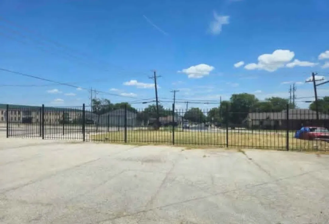 Unimproved Land For Sale in Tarrant County , 503 SW 23rd Street, Grand Prairie, Texas 75051, 0, 0, Garage spaces, 0 Sqft, built in 0, mls#21311210, Real Estate Agent in Grand Prairie, Homes For Sale in Tarrant county, Homes For Sale in Grand Prairie, Realtor in Grand Prairie Texas, Real Estate Brokerage Independent Realty Texas, Luminita Cordes Realtor