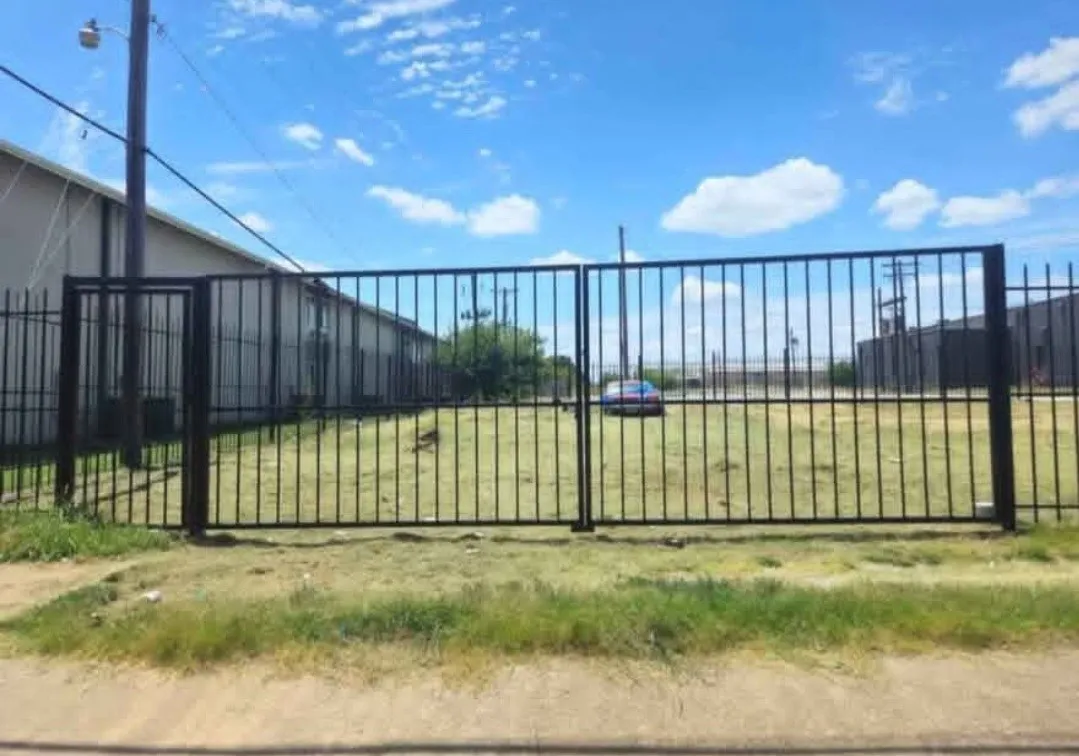 Unimproved Land For Sale in Tarrant County , 503 SW 23rd Street, Grand Prairie, Texas 75051, 0, 0, Garage spaces, 0 Sqft, built in 0, mls#21311210, Real Estate Agent in Grand Prairie, Homes For Sale in Tarrant county, Homes For Sale in Grand Prairie, Realtor in Grand Prairie Texas, Real Estate Brokerage Independent Realty Texas, Luminita Cordes Realtor
