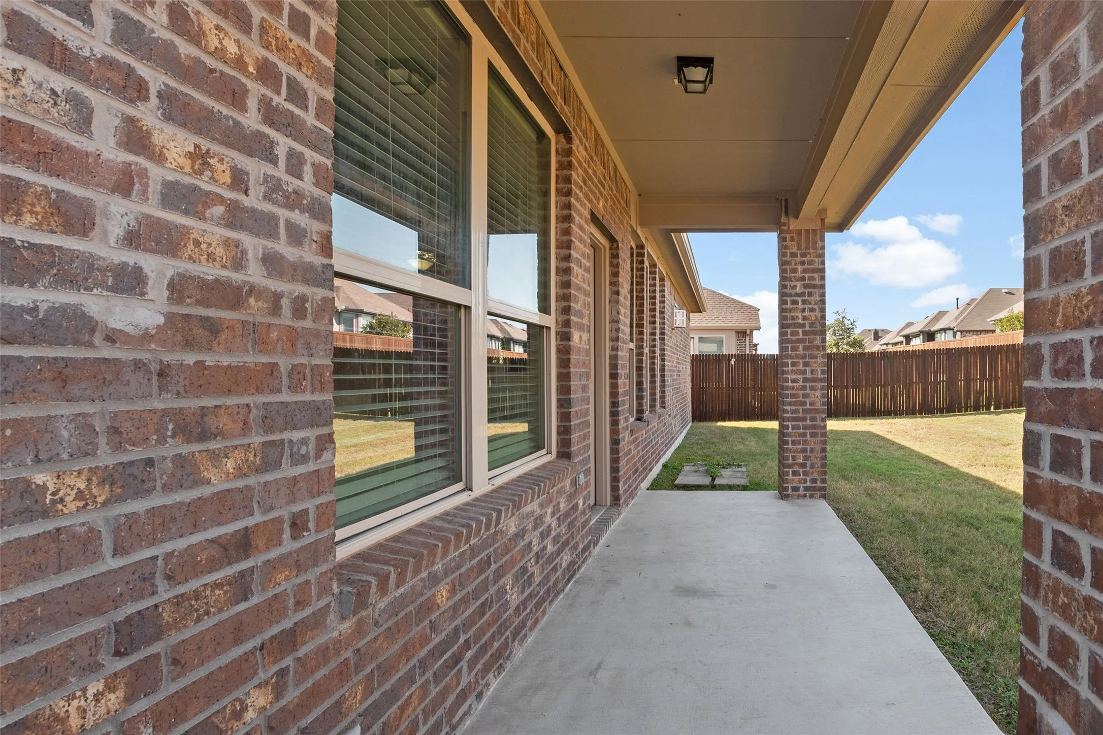 Single Family Residence For Rent in Denton County , 1413 Lake Grove Drive, Little Elm, Texas 75068, 4 Bedroom, 4 Bathroom, 2 Garage spaces, 3,007 Sqft, built in 2020, mls#21311054, Real Estate Agent in Little Elm, Homes For Rent in Denton county, Homes For Rent in Little Elm, Realtor in Little Elm Texas, Real Estate Brokerage Independent Realty Texas, Luminita Cordes Realtor